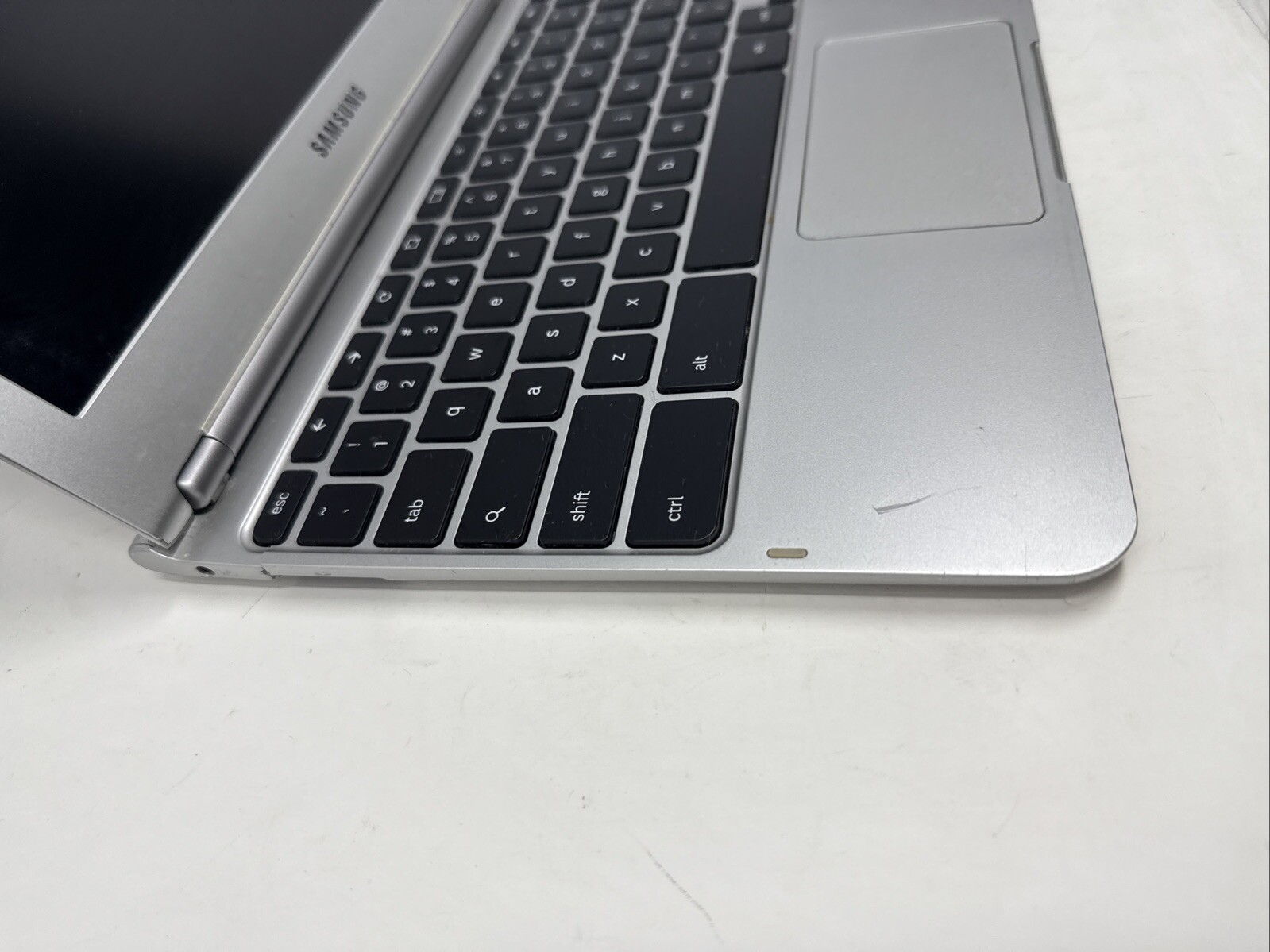 Samsung Chrome Notebook Model XE303C12 + PS – For Parts – Bad Display – AS IS
