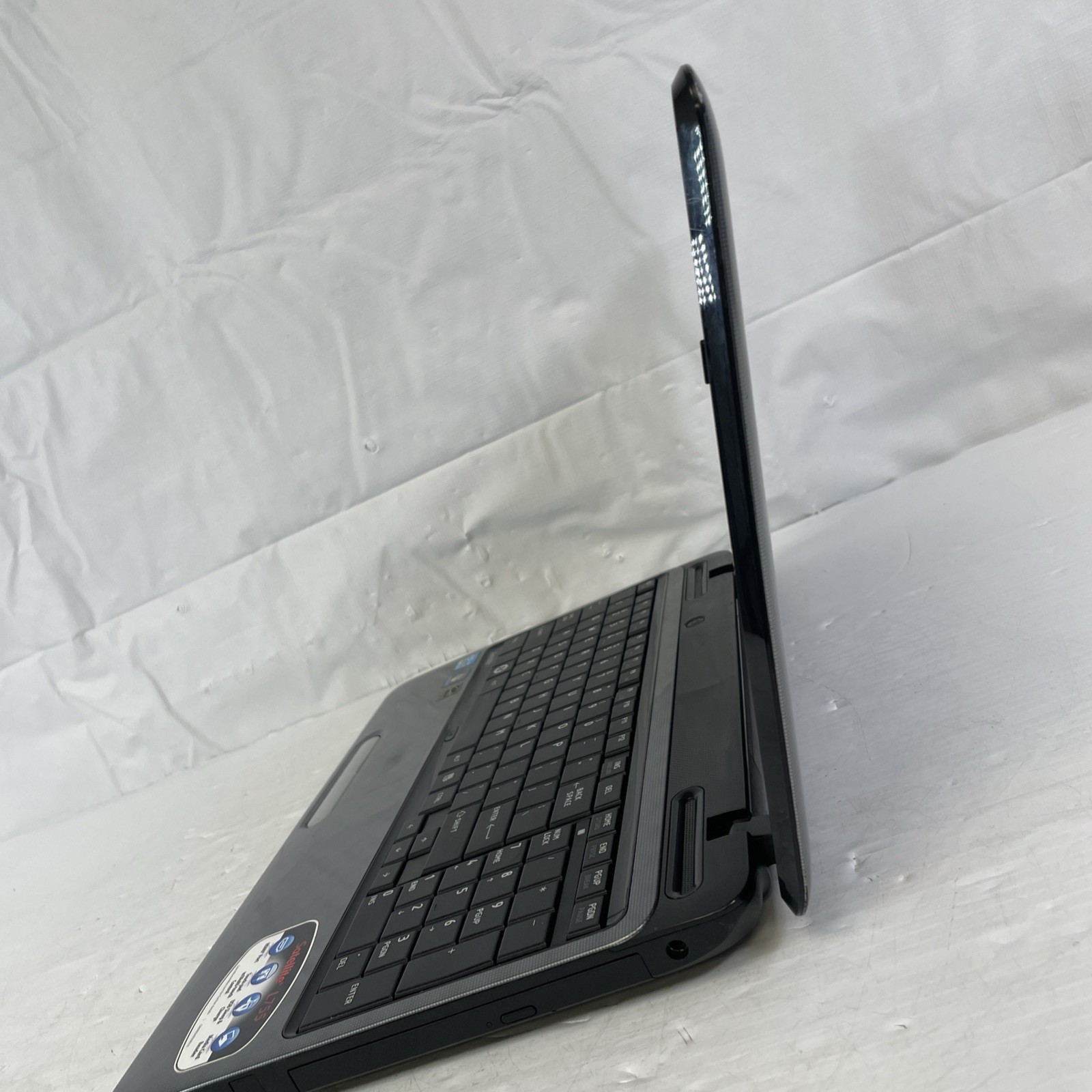 Toshiba Satellite L755-S5103 15.6″ Intel i3-2350M 2.3GHz 8GB RAM 320GB HDD Win10