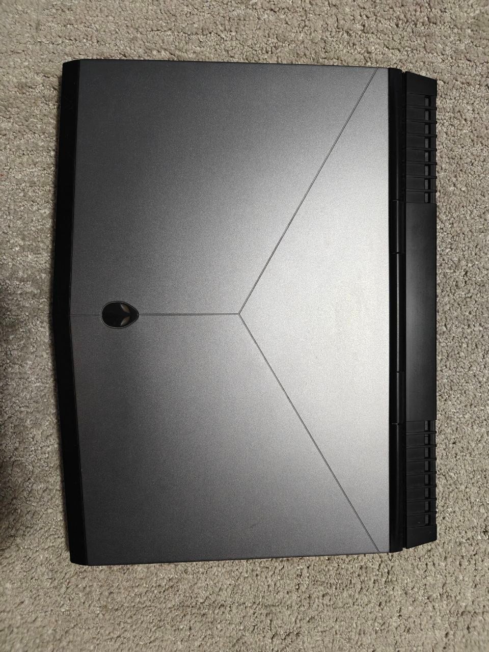 Dell Alienware 15 R3 Intel i7-6700HQ 16GB RAM, 128GB SSD + 1TB HDD, GTX1060 6GB