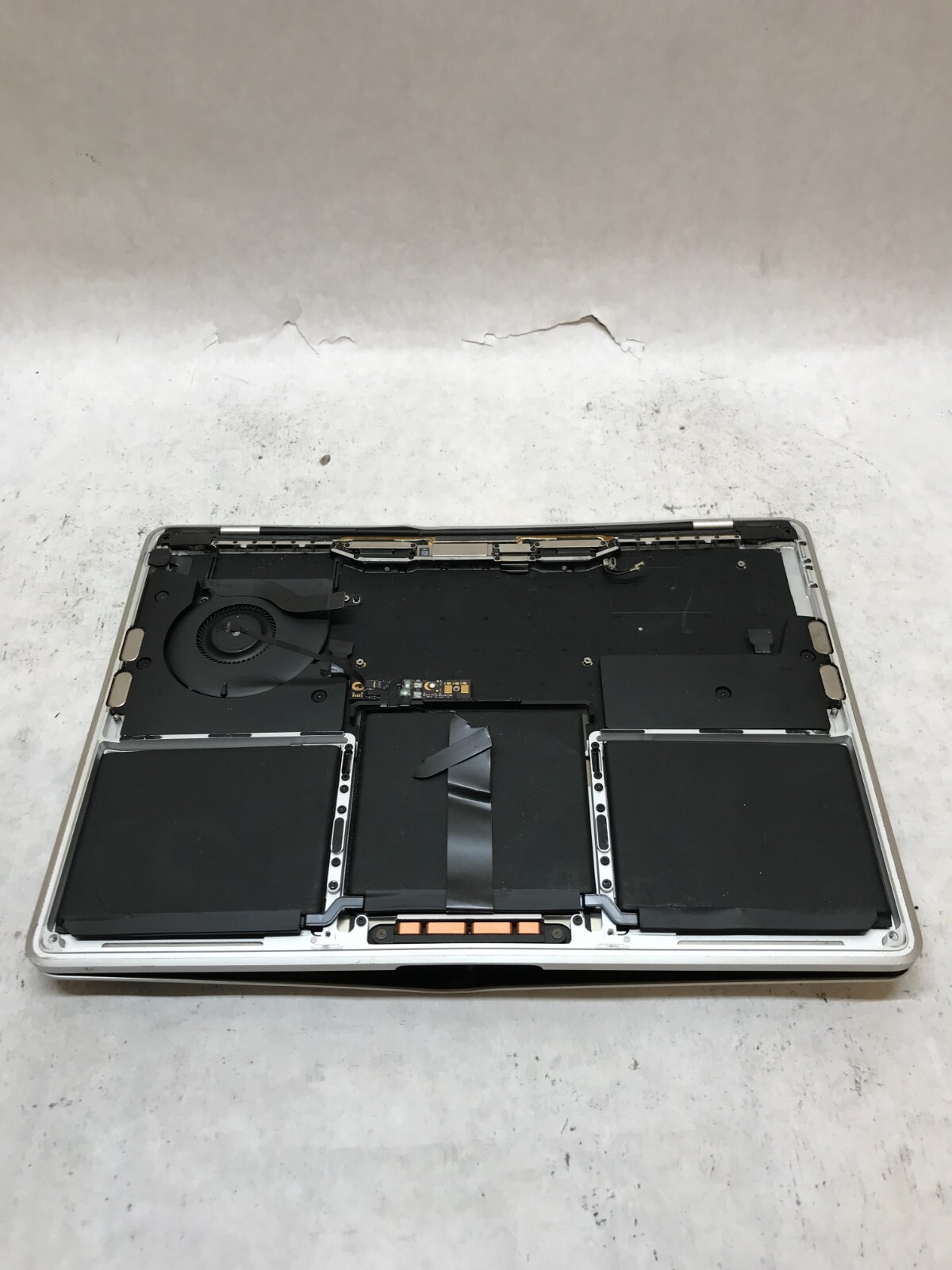 Apple MacBook Pro Late 2016 A1708 Chassis NO MOTHERBOARD For Parts Cracked – -DW