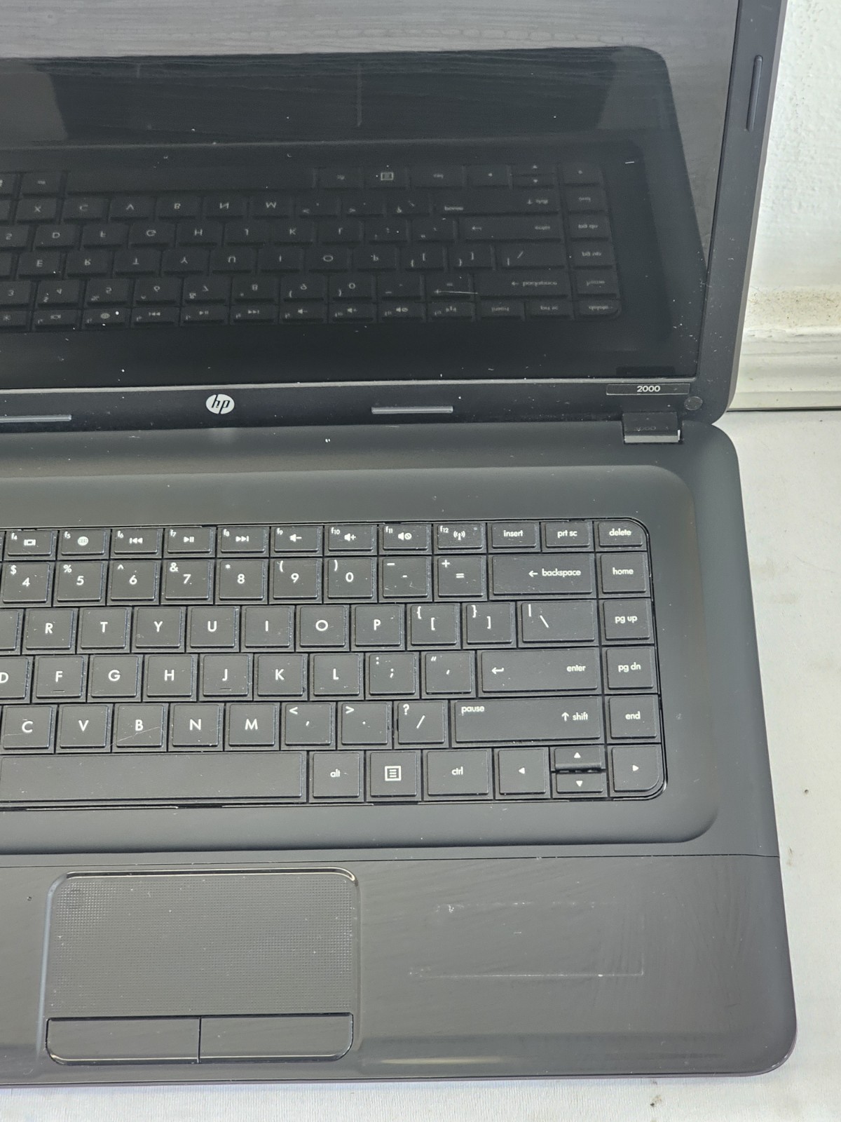 HP Notebook 2000 Laptop – AMD A6-5200 – 4GB RAM – 500GB HDD BAD BATT Windows 10