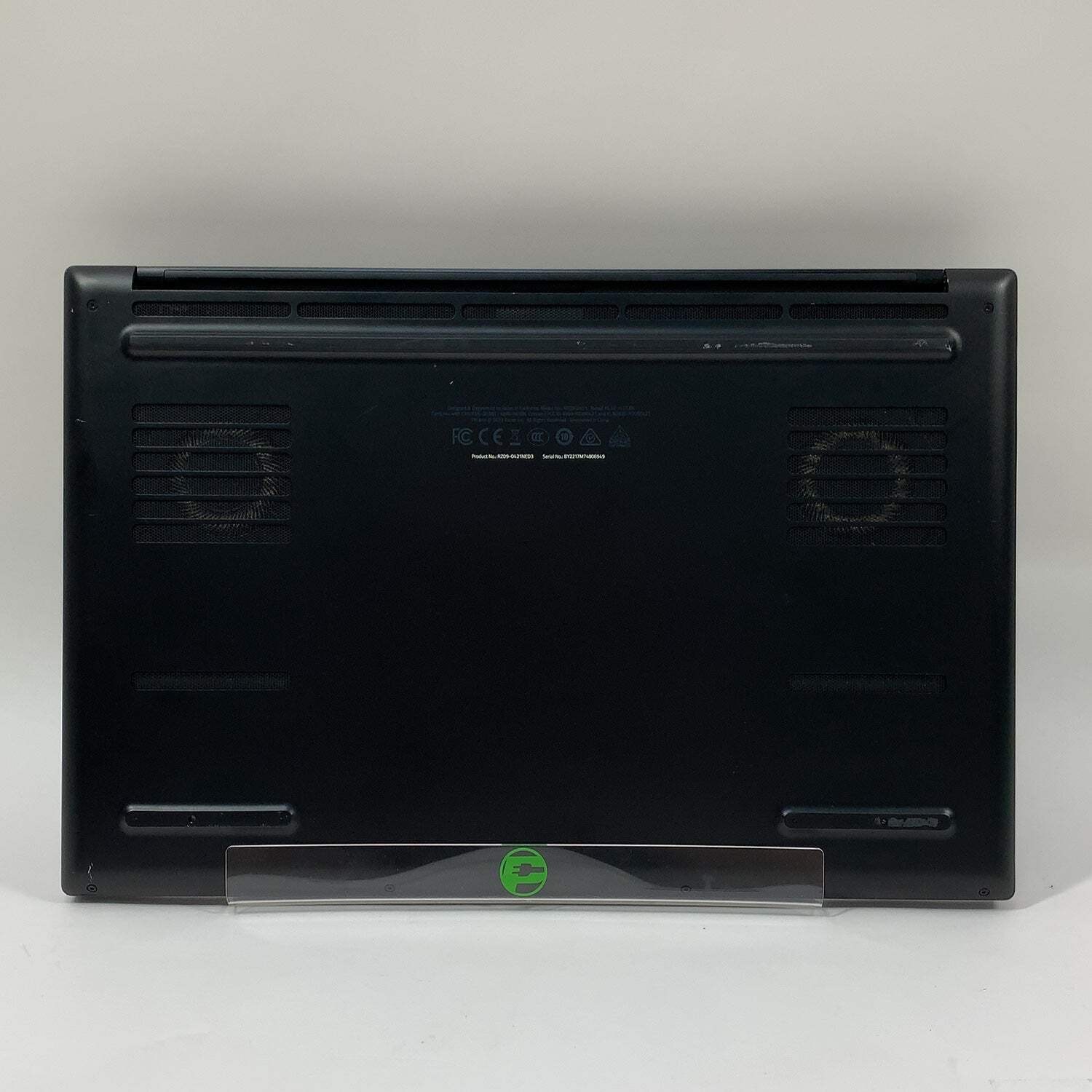 Razer Blade 15 RZ09-0421 i7-12800H 2.4GHz 16GB RAM 1TB SSD GeForce RTX 3070 Ti
