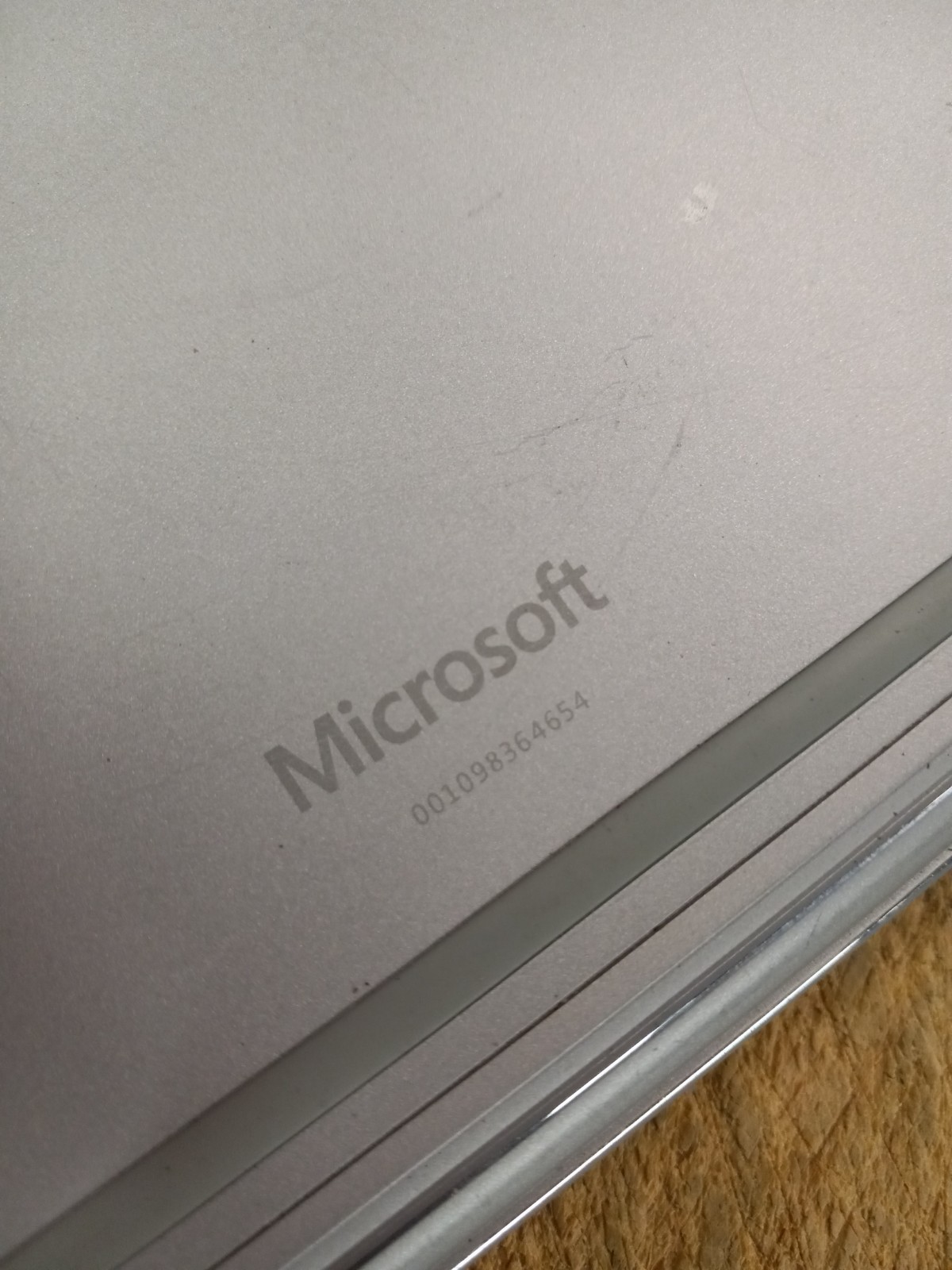 Microsoft Surface Book 1703 13.5″ i5-6300U 8GB Ram bad drive