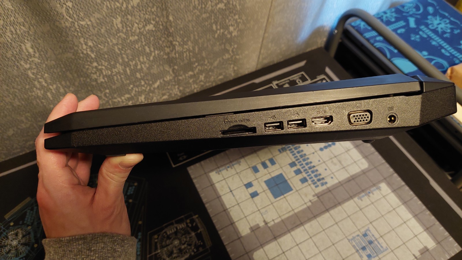 Asus ROG G73JH Gaming Laptop Intel Core I-720QM, Radeon HD5870 1GB, 8GB RAM