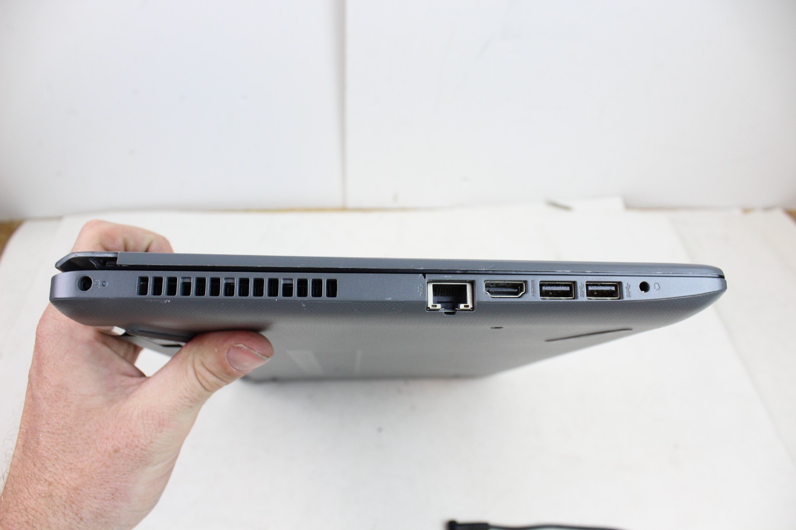 CASE DAMAGE HP Laptop 15-BW0XX AMD A10-9620P 8GB RAM 256GB HDD w/ OS