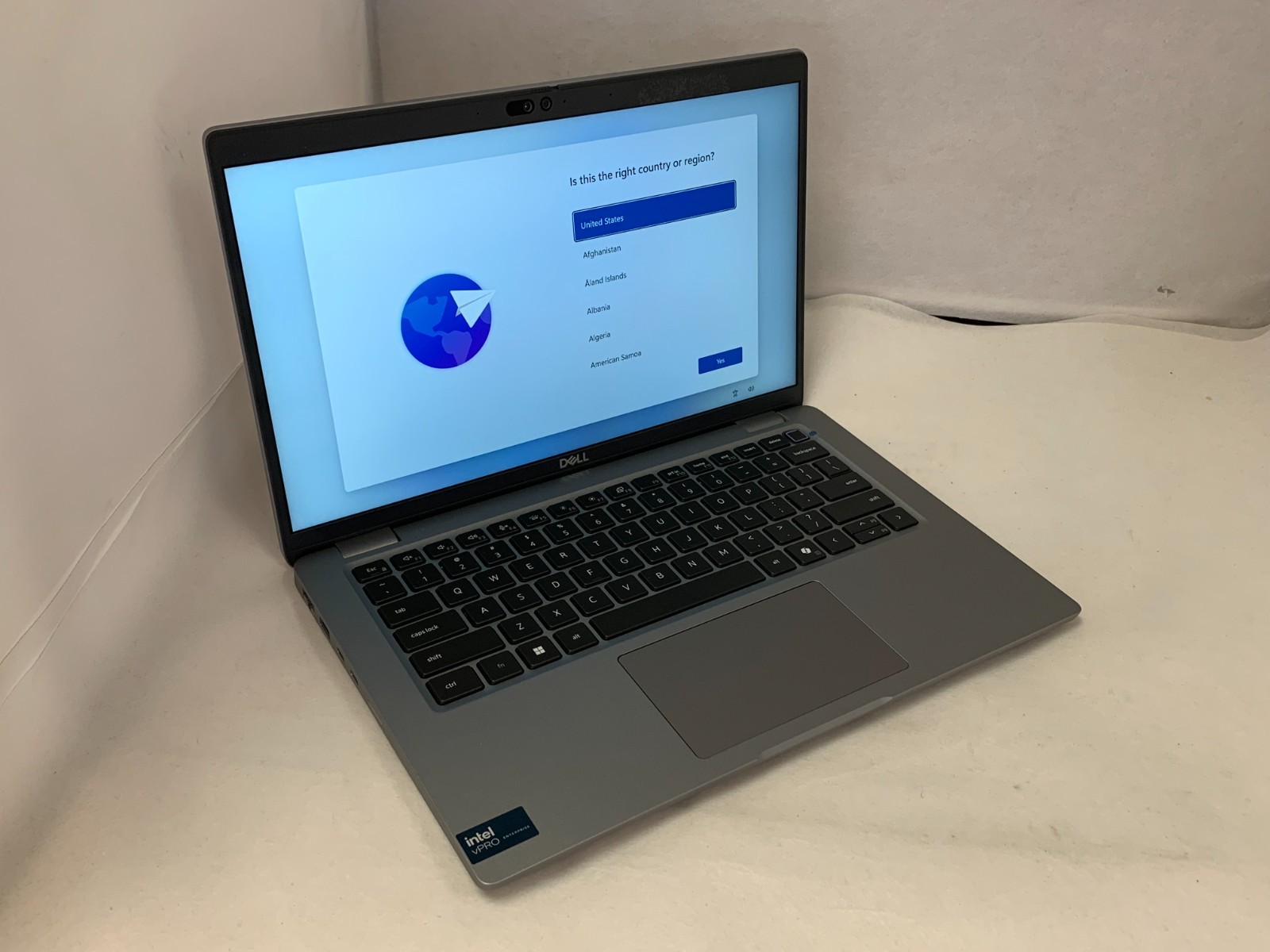 Dell Latitude 5450 14″ FHD Touch Ultra 7 165U 1.7GHz 16GB 512GB NVMe Win11P