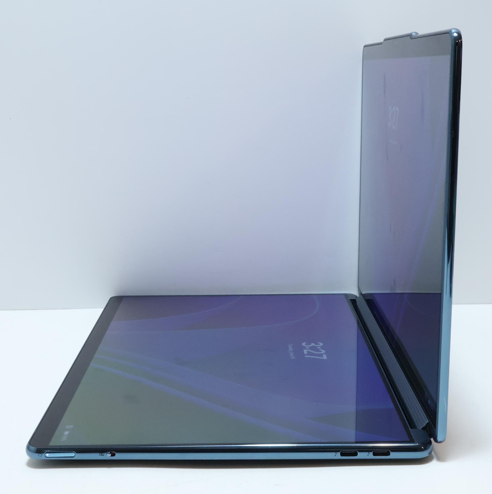 Lenovo Yoga Book 9i 2-in-1 Intel Core Ultra 7 155U 16GB 1TB 13.3″ 13IMU9