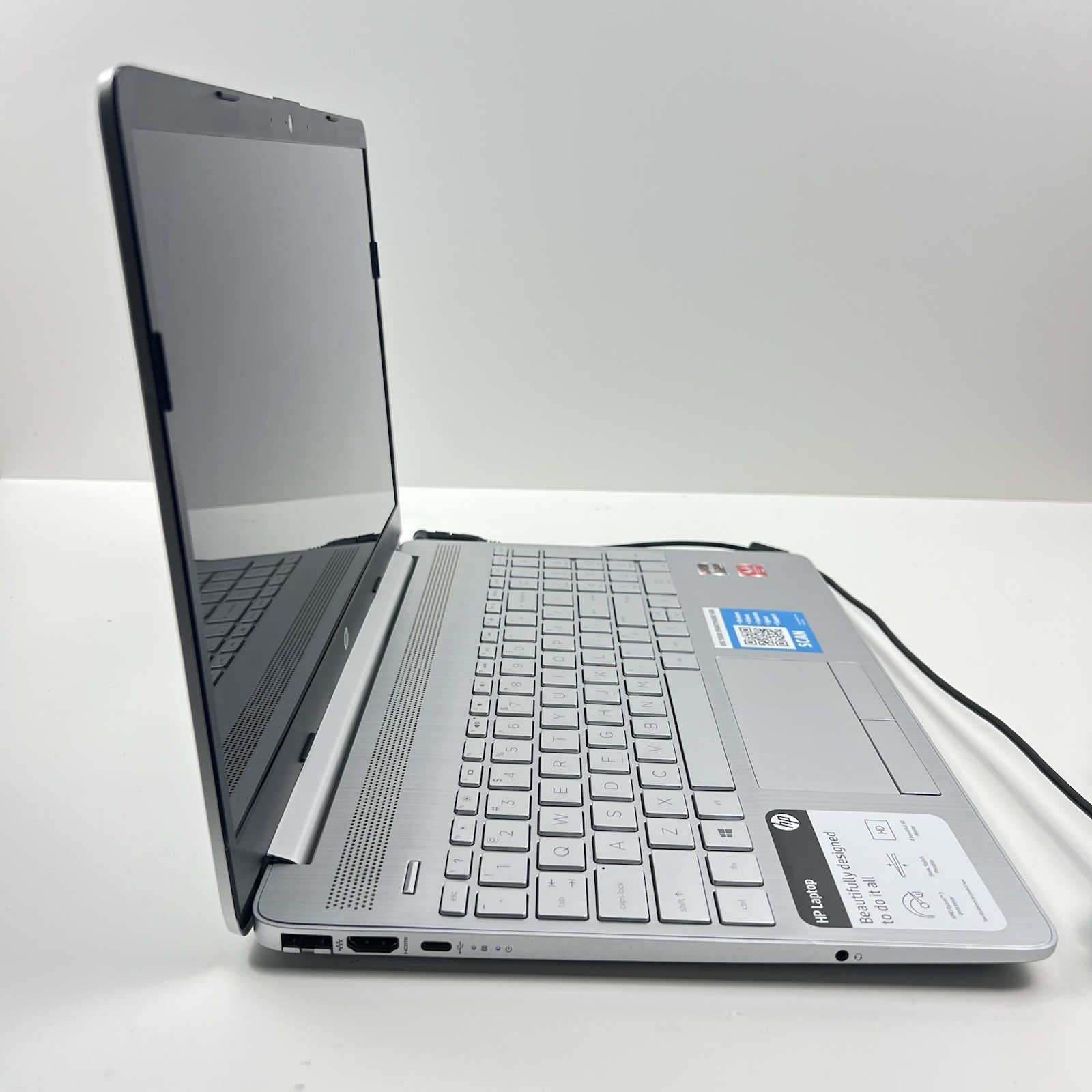 HP 15-gw0023od 15.6″ AMD Ryzen 3 3250U 2.6GHz 8GB RAM 1TB HDD w/ Charger