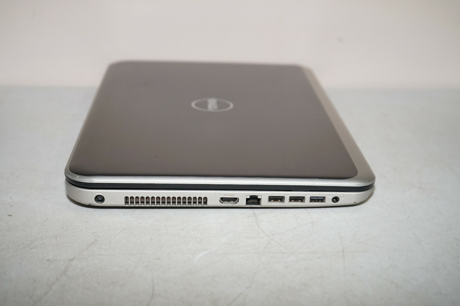 ^ Dell Inspiron 5721 Intel Core i5 3337U @1.8GHz No Ram No HD #C113