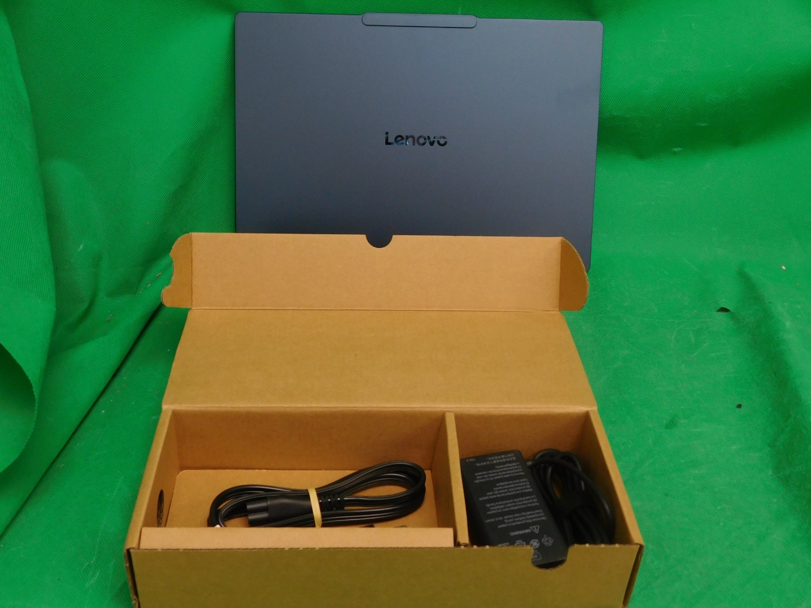 Lenovo – Yoga Slim 7x – Copilot+ PC – 14.5″ 3K 90Hz OLED Touch-Scree – Free Ship