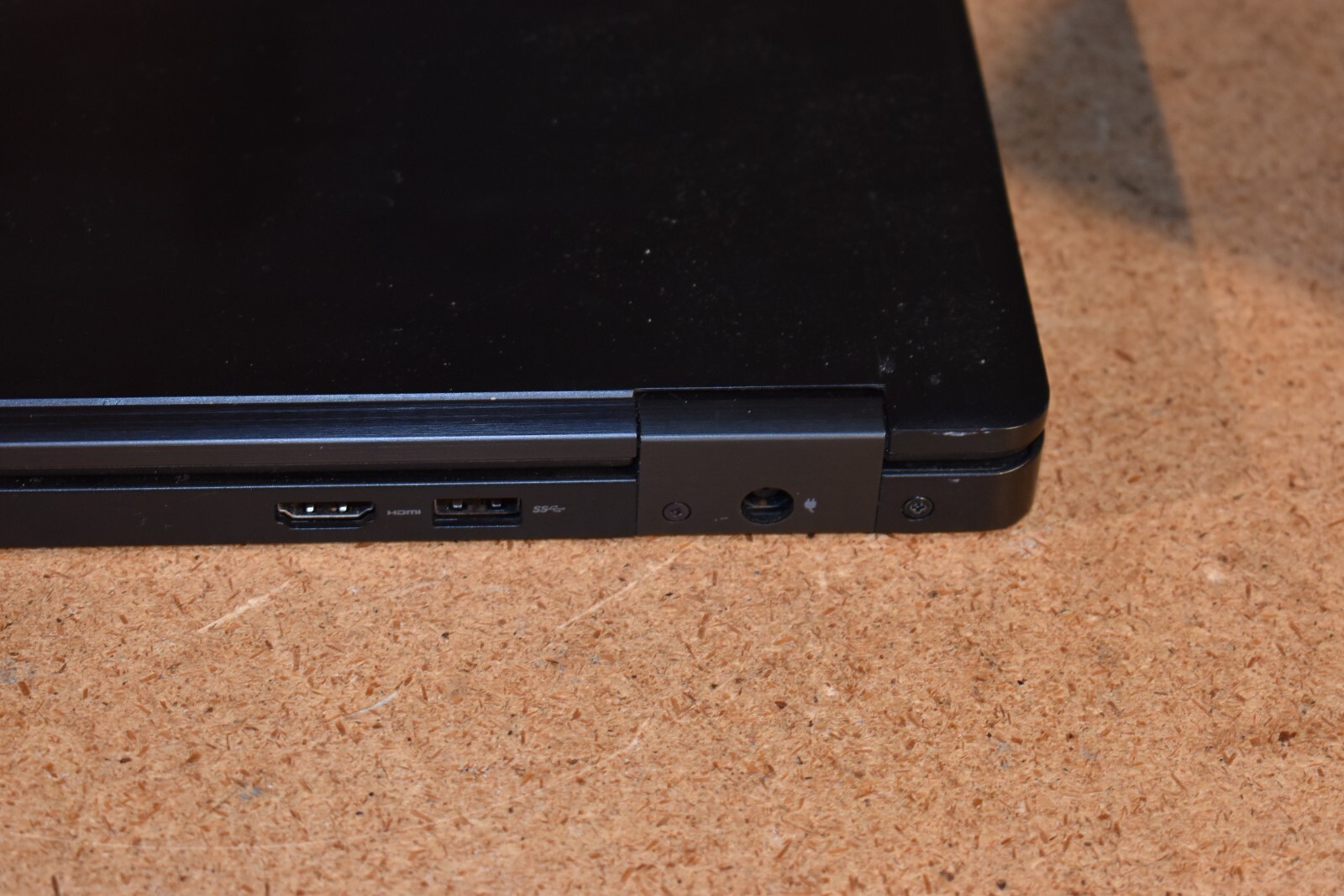 Dell Latitude 5590 Quad Core i5-8350U 1.6 GHz 16GB RAM 256GB SSD Windows 11 Pro