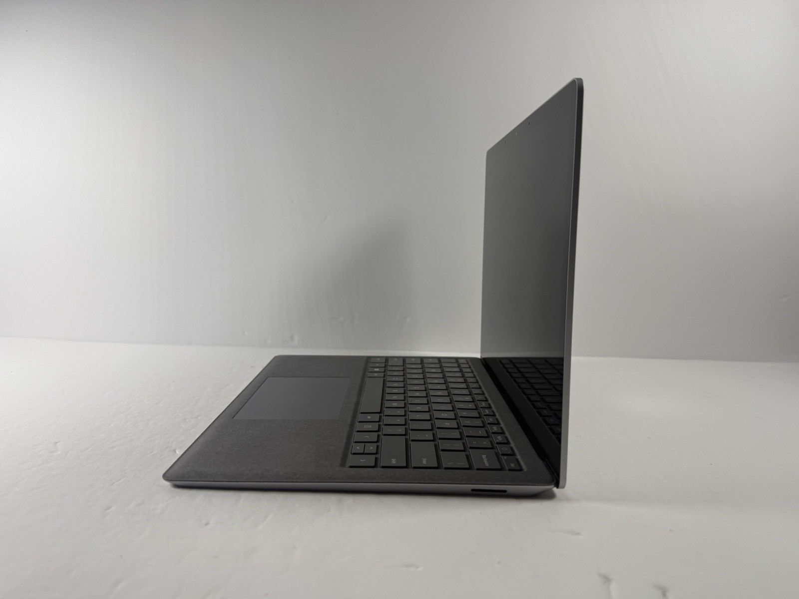 Microsoft Surface Laptop 5 13.5” 1950 Intel Core i7-1265U 16GB RAM 512GB NVME