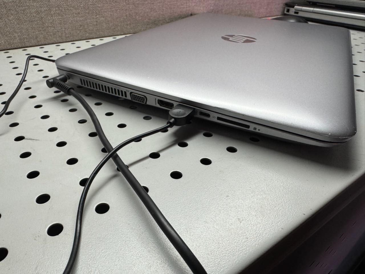 HP ProBook 470 G4 1600×900 i5-7200U 8GB 250 HHD W11 Pro + Charger *Read*