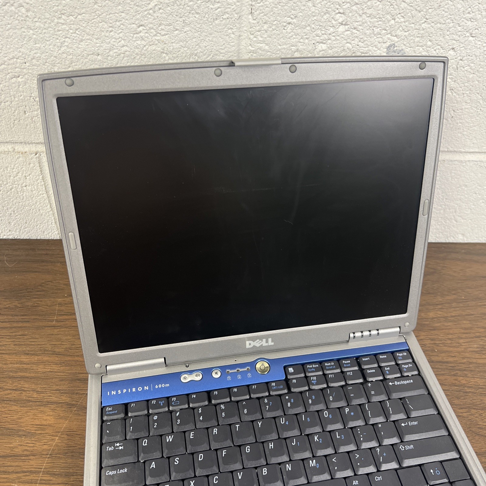Dell Inspiron 600M Vintage Laptop Intel Centrino *No Hard Drive, No Ram UNTESTED