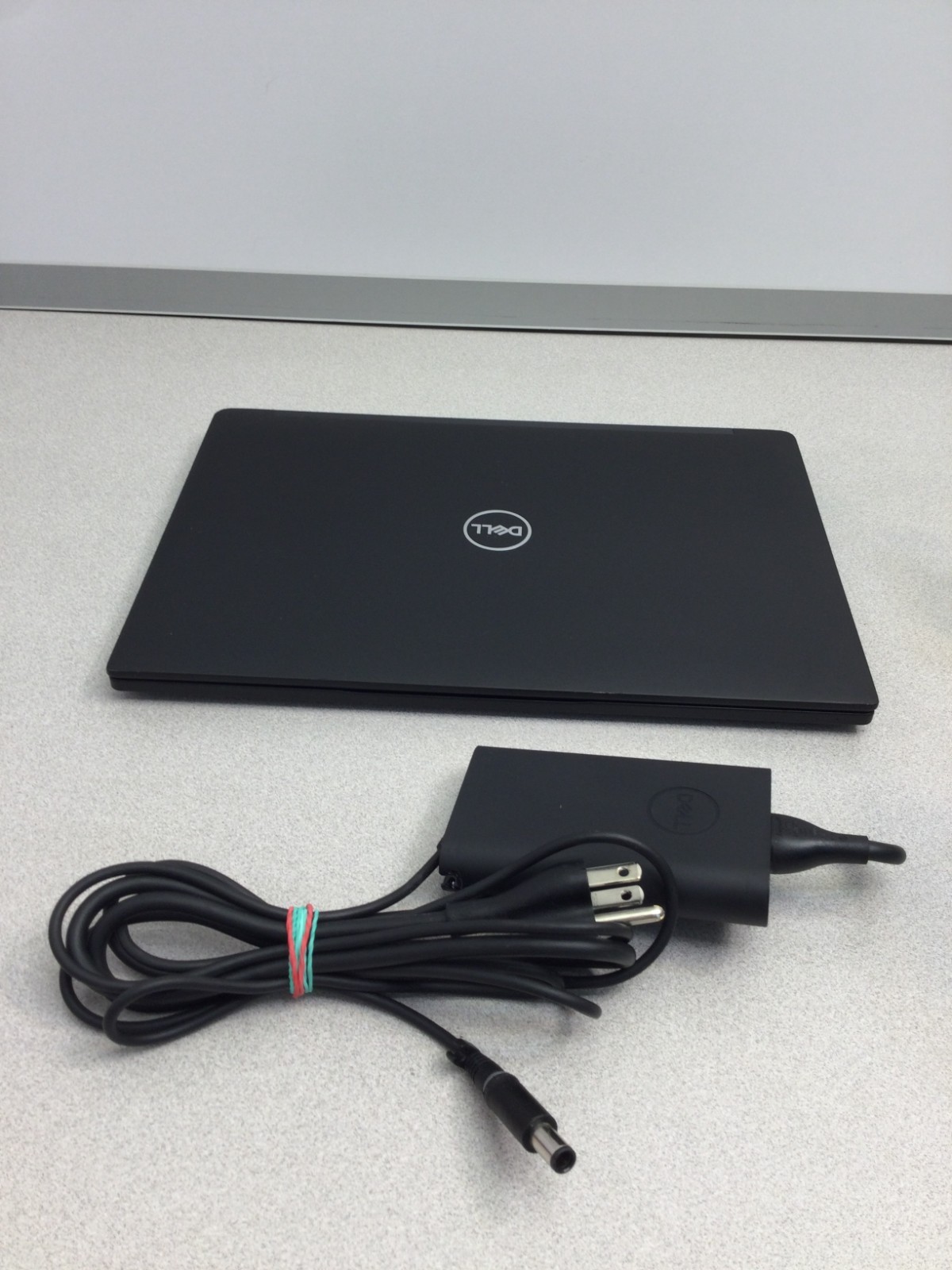 Dell Latitude 7390 13″ i7-8650u 8GB RAM 128GB SSD WINN 11 PRO