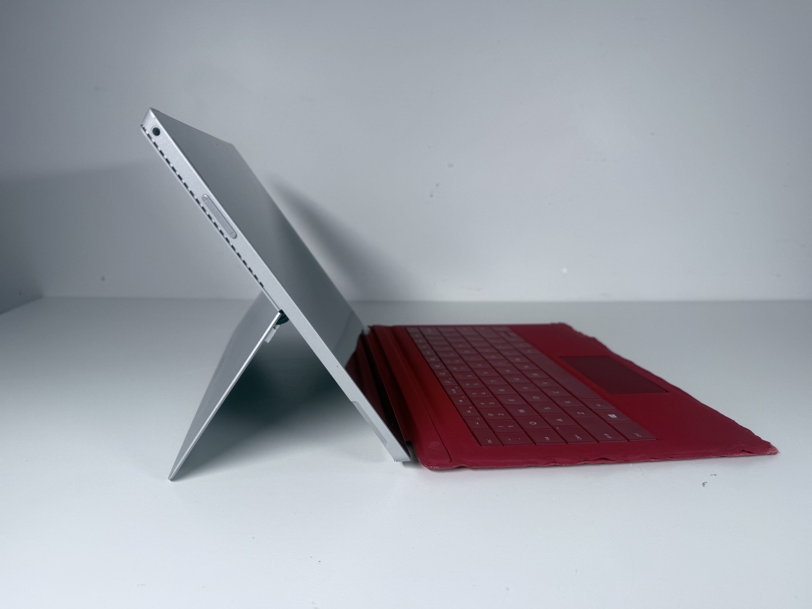 Microsoft Surface Pro 3 i7-4650U CPU @ 1.70GHz 8 GB RAM 512 GB Win 10 Pro