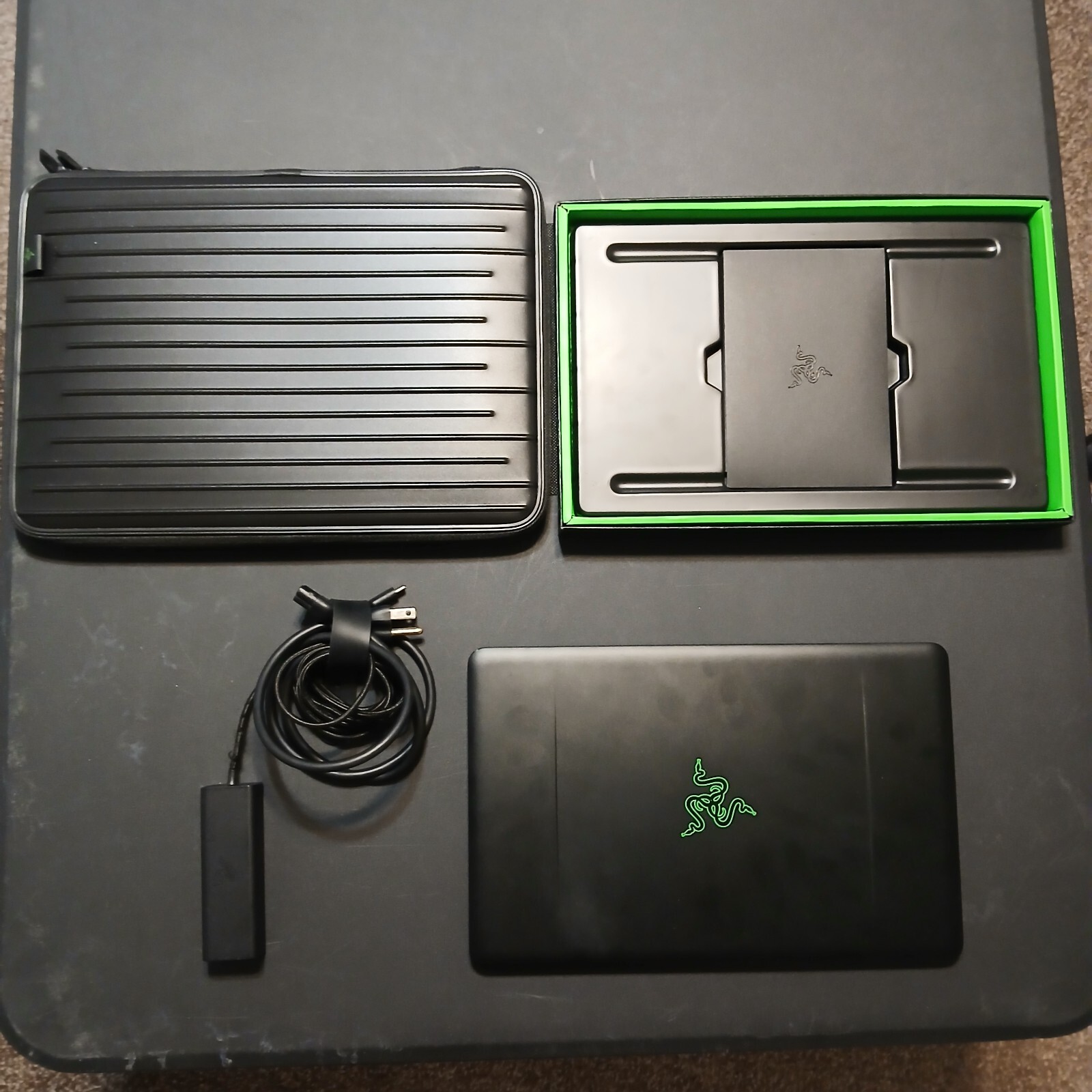 Razer Blade Stealth (2017) 13.3″ i78550U/16GB/UHD620/512GB NO BATTERY