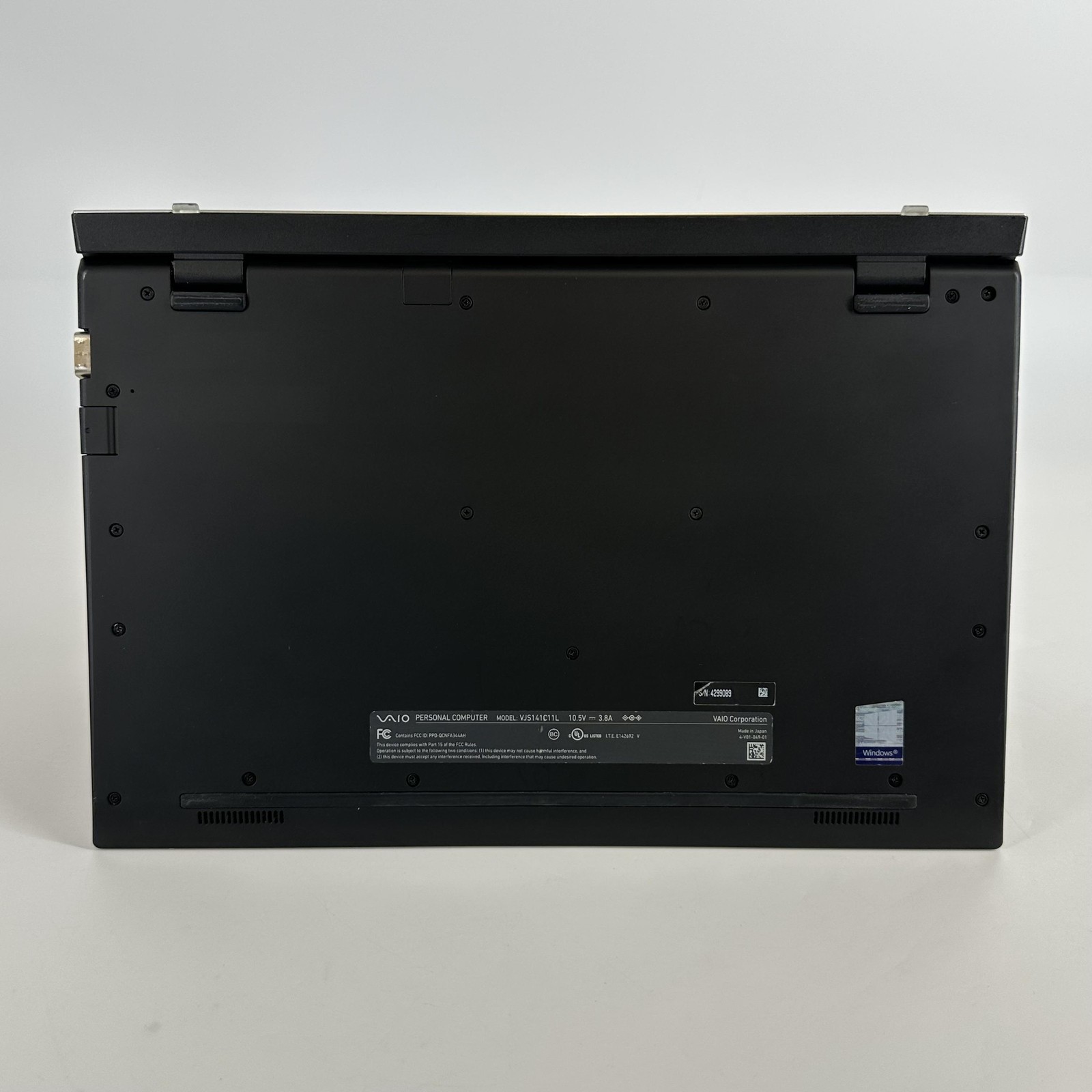 Vaio SX14 14 Gray FHD i5-8265U 1.60GHz 8GB RAM 256GB SSD Good