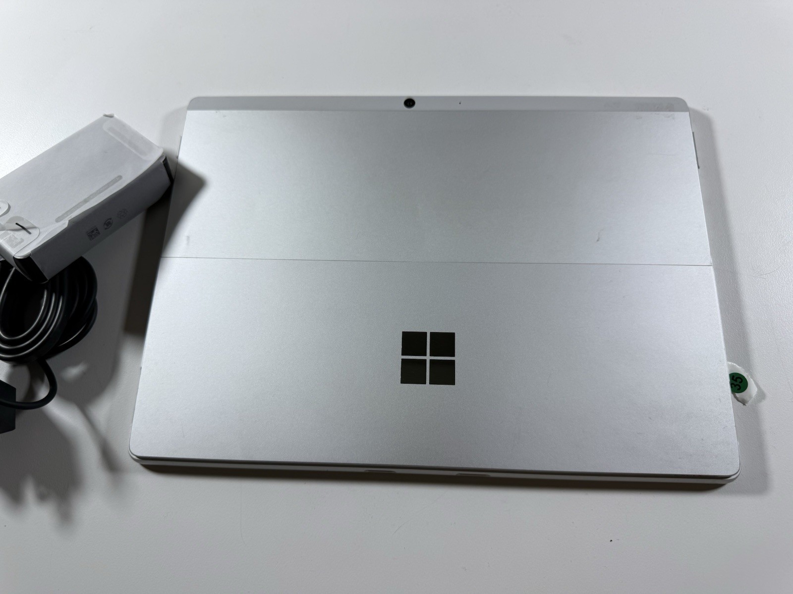 Microsoft Surface Pro 8 (1982) i5-1145G7 – 16GB RAM – 256GB 120Hz – Win 11 Pro