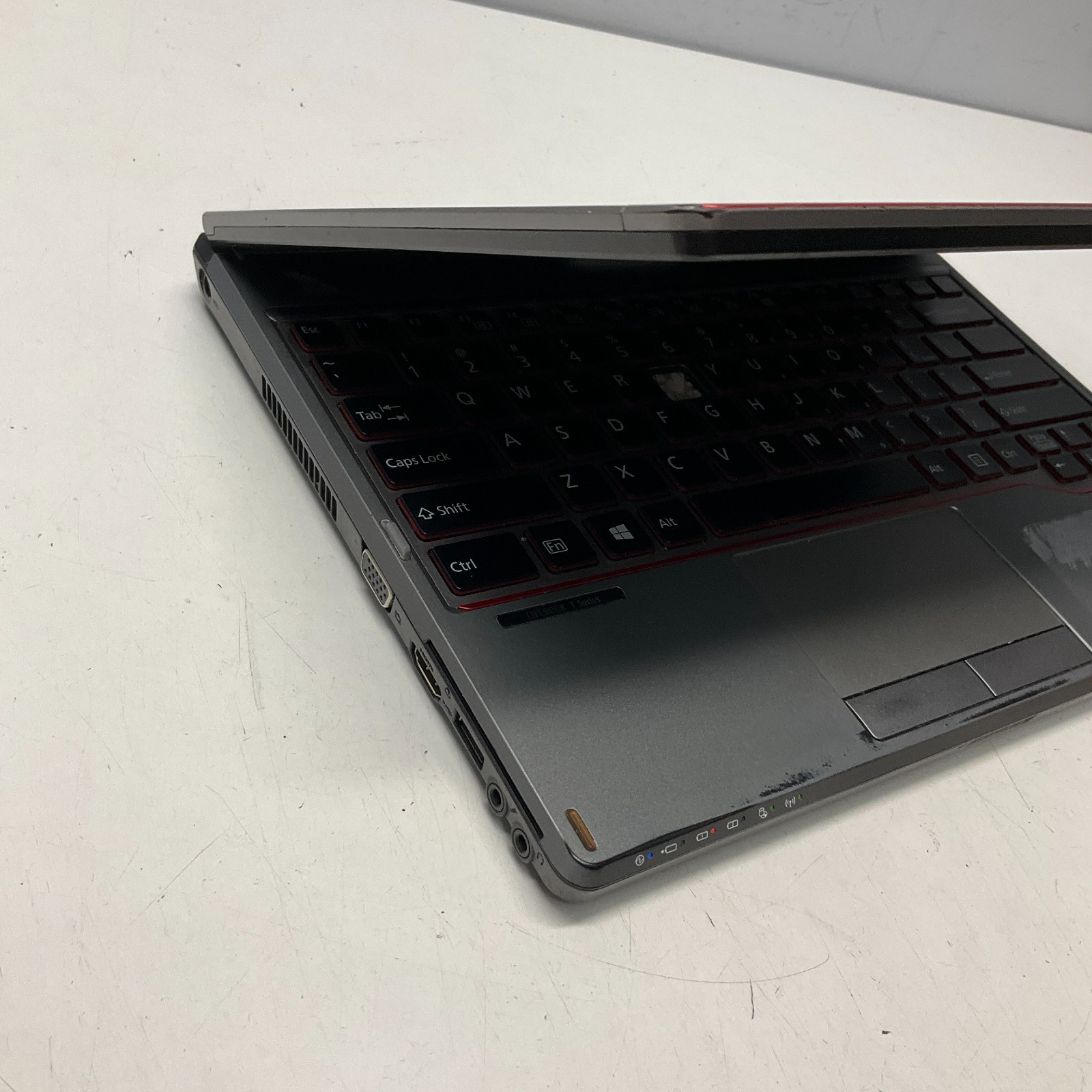 Fujitsu Lifebook T725 13.3” Laptop Intel Core i5-5200U @ 2.20 GHz 8GB 128GB SSD