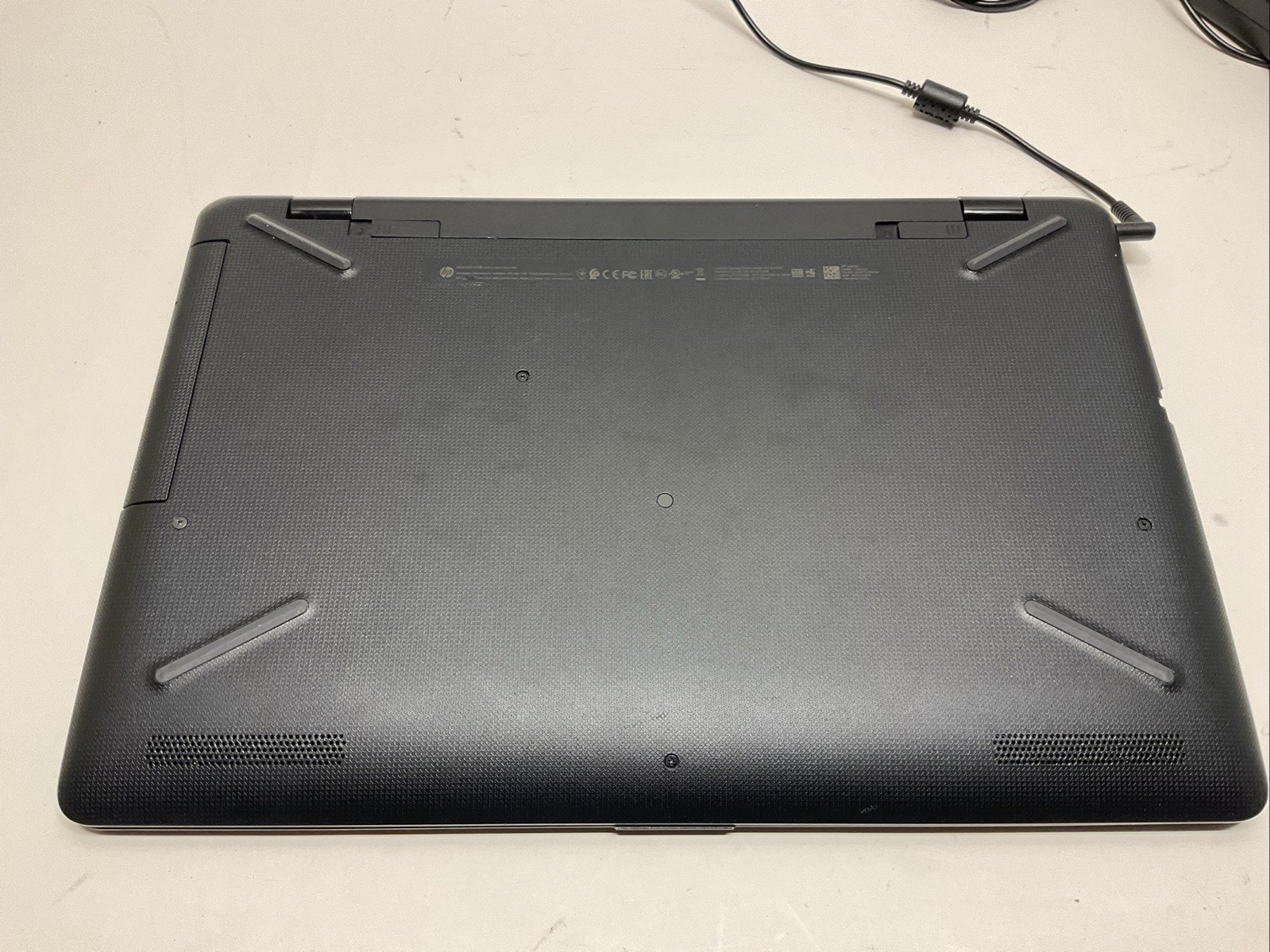 Laptop HP 17-Bs011dx CPU CORE I5-7200U 2.50GHZ HDD 500GB RAM 8GB Windows 11