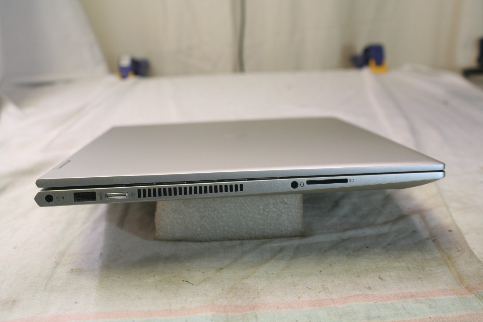 HP ENVY x360 Convertible 15m-cn0xx 15″ Core i5-8250U 1.6GHz 16GBRAM 256SSD Touch