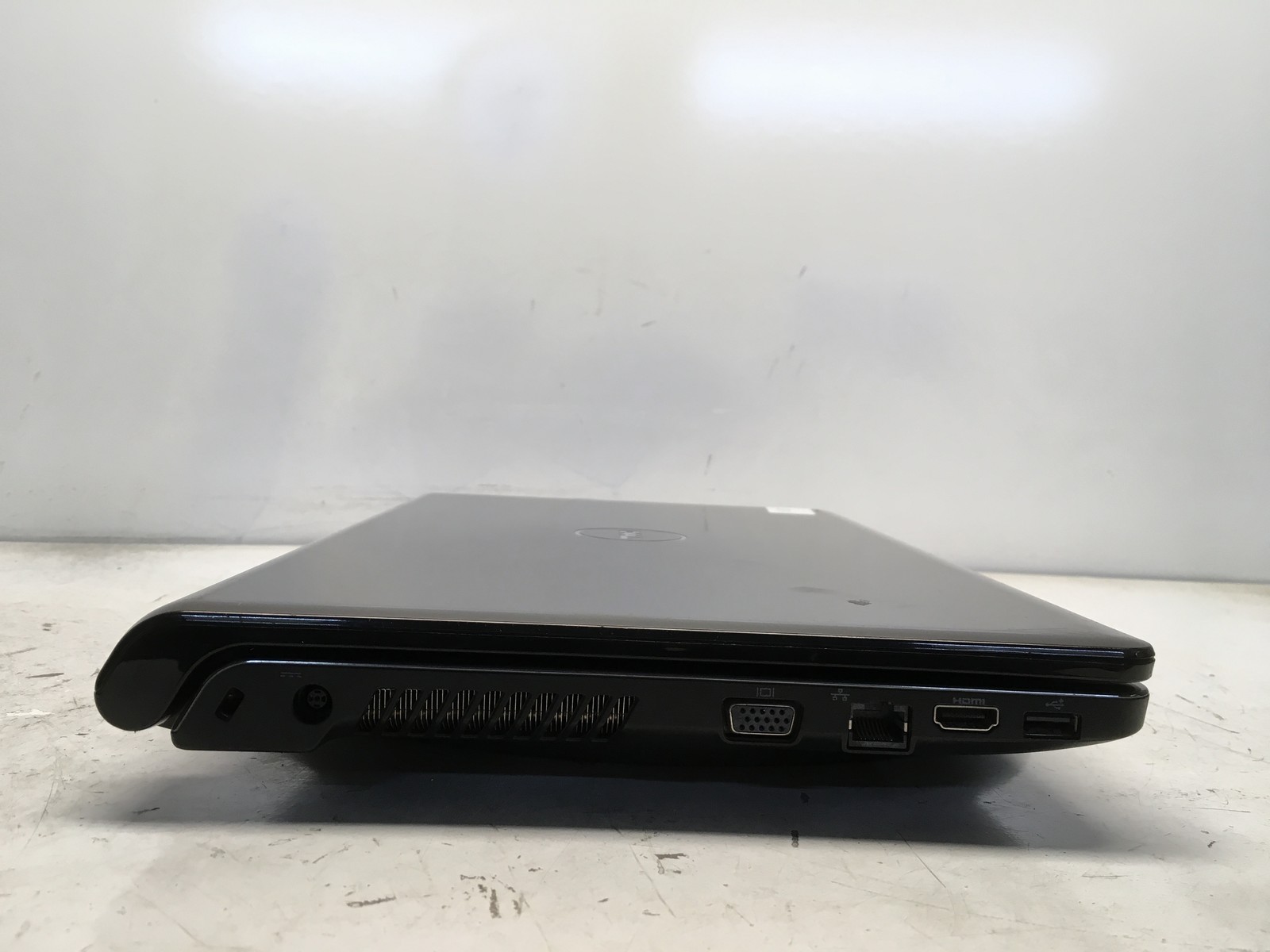 Dell Inspiron 1564 Intel i3-M330 2.13GHz 2 GB NO HDD No Batt