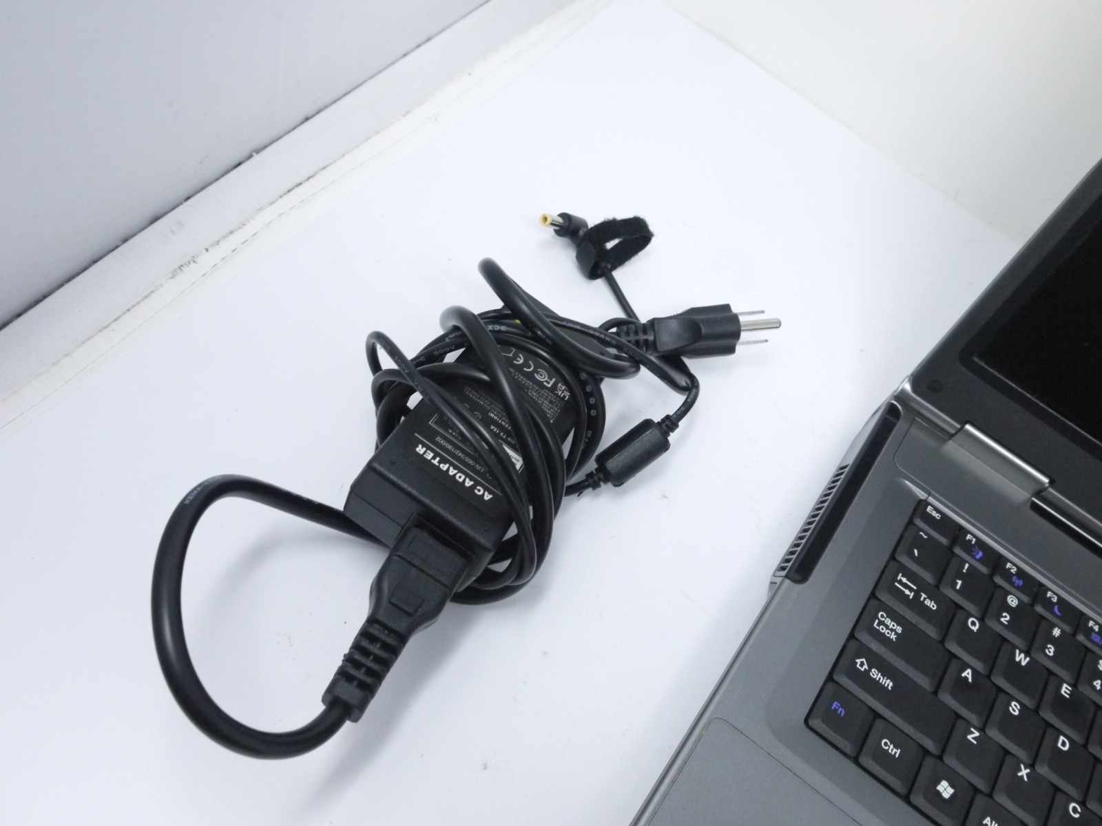 Gateway MA8 14.4″ Laptop – Pentium T2370 / 3GB / 160GB HDD / Win10 – Read Desc