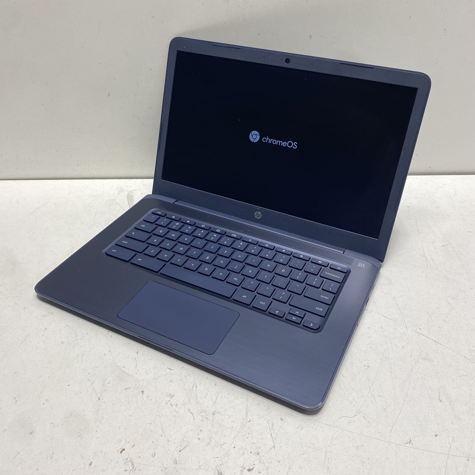 HP Chromebook 14-db0031nr 14″ Laptop Blue ChromeOS B&O Audio Powers On