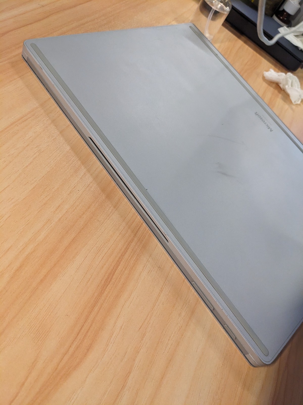 Microsoft Surface Book 2 13.5 (128GB, i5 7300,8GB)-with keyboard-Read please