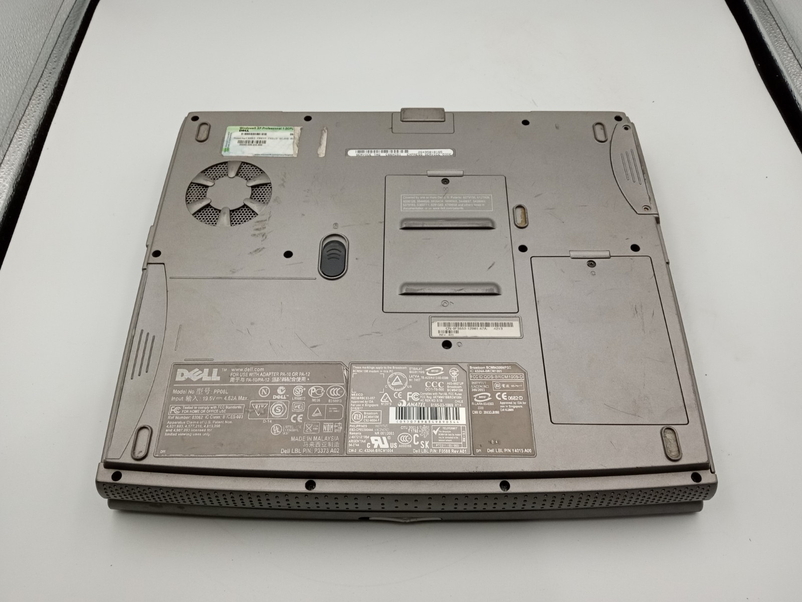 Dell Inspiron 1150 14″ Laptop Intel Celeron 2.6GHz – BOOTS – BAD KEYBOARD -RR