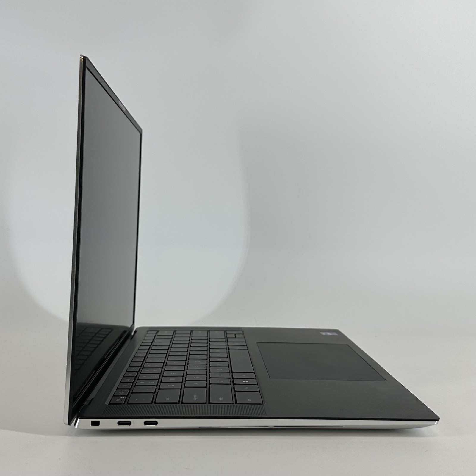Dell XPS 15 9520 Silver FHD+ 2.5 GHz i9-12900HK 32GB 512GB SSD RTX 3050 Ti