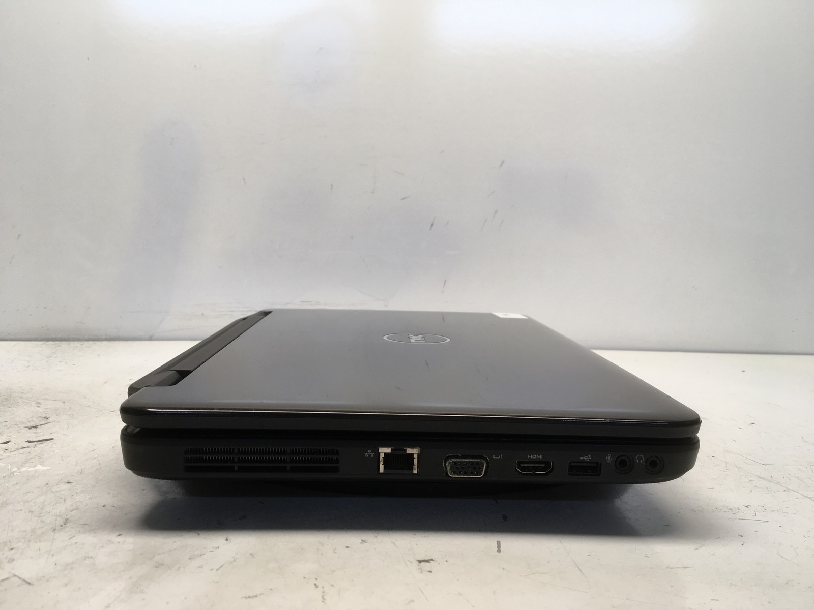 Dell Inspiron N5040 Intel i3-M380 2.53GHz 4 GB NO HDD No Batt
