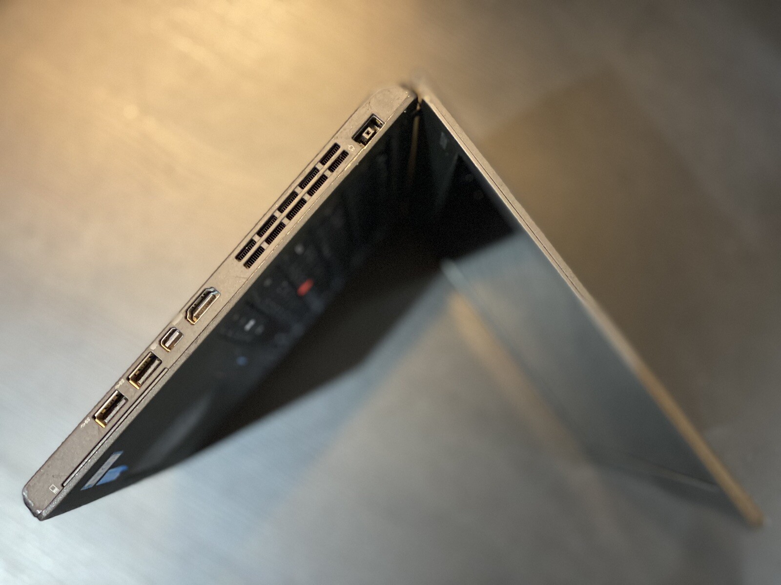 Lenovo ThinkPad X260/ i5 6300u 2.40Ghz/ 8GB RAM/ 1TBSSD/ 12.5″ HD HDMI Win10 Pro
