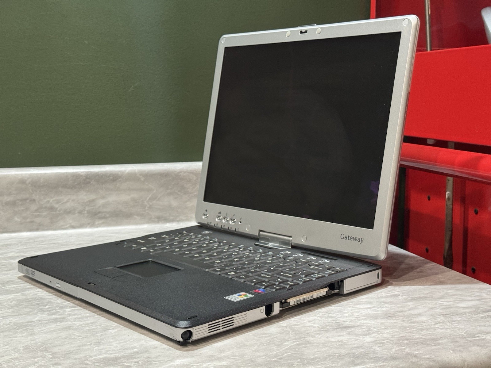 Gateway M275 14″ Laptop/Tablet Intel Pentium M 1.7GHz 1gb RAM 60gb HDD Win XP