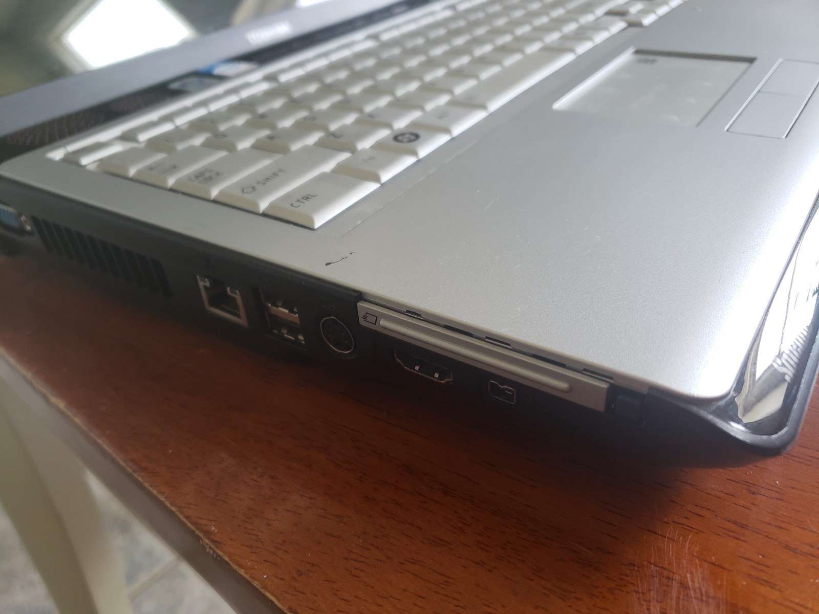 Toshiba Satellite X205 ‘Baby Qosmio’ 2ghz 3gb 1tb 8600m GT SLI Retro Gaming Win7