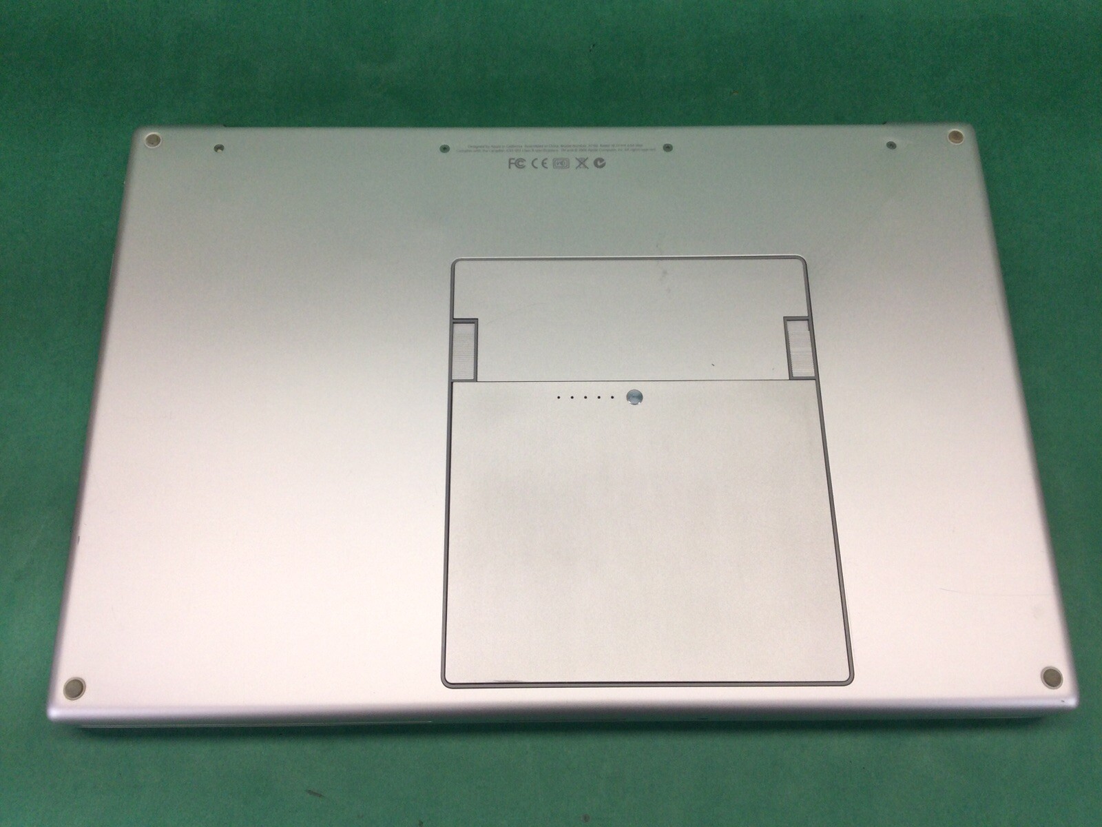 Apple MacBook Pro A1150 – 15.5” Laptop – UNTESTED