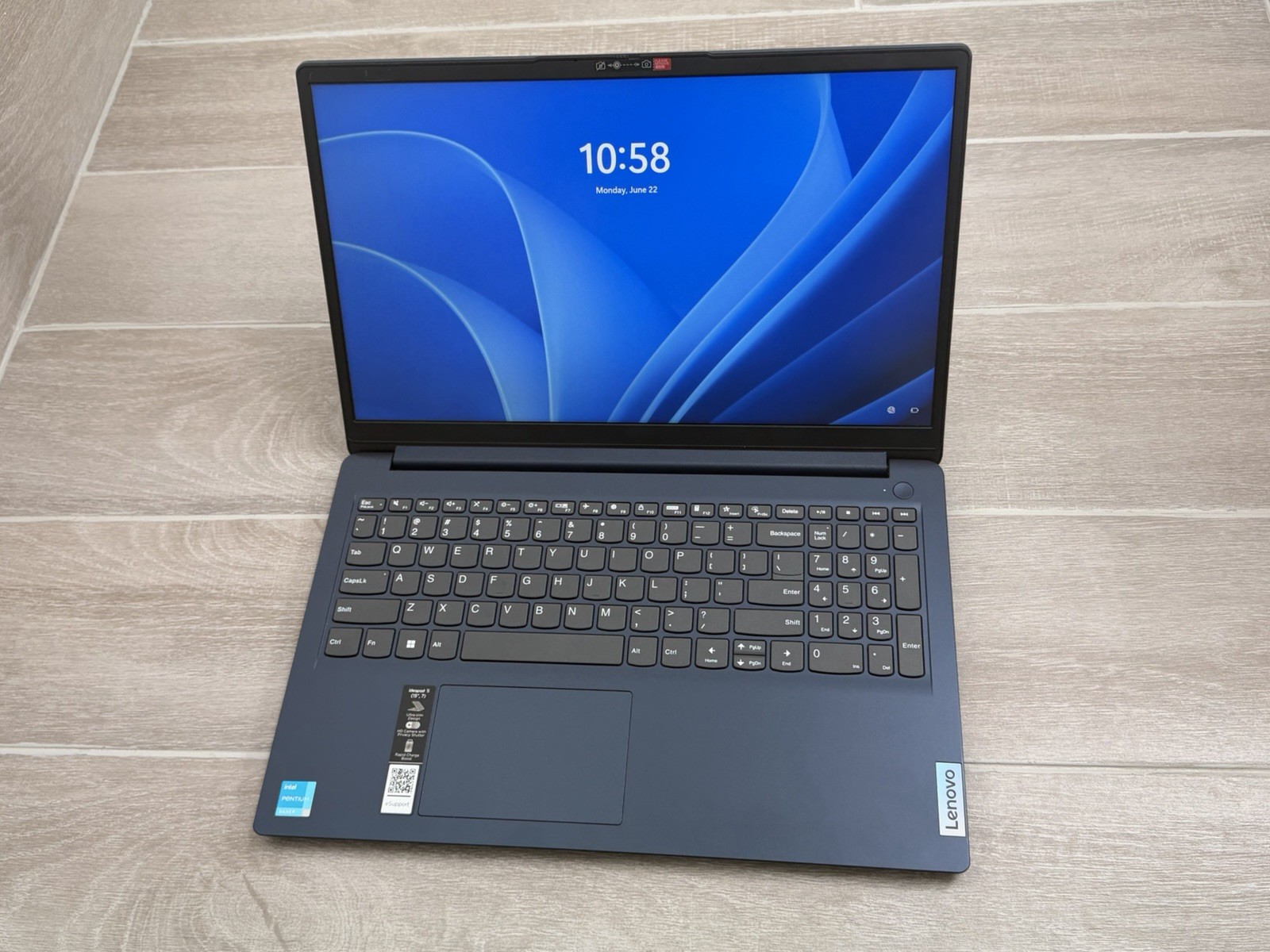 Lenovo IdeaPad 1 15IJL7 15.6″ Pentium Silver N6000 4GB RAM 128GB SSD Win-11