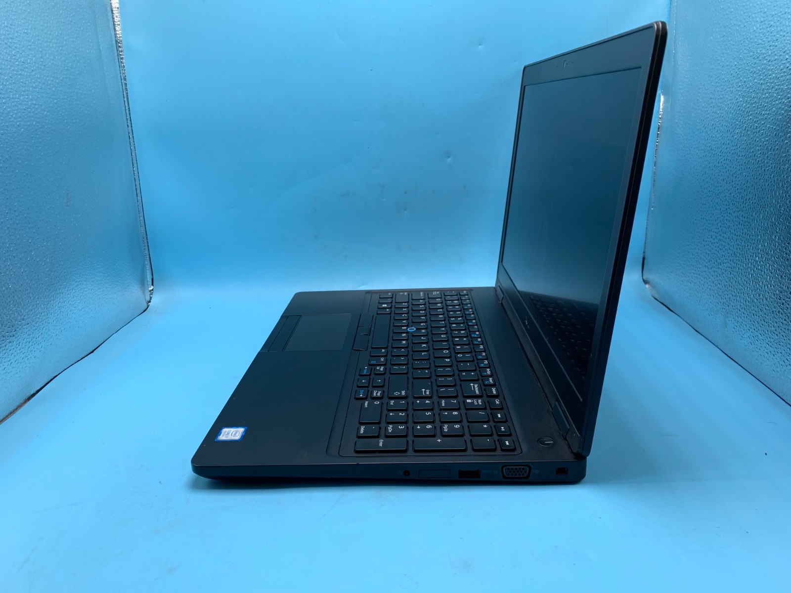 DELL LATITUDE 5590 15.6″ Core i7-8650U 1.90GHZ 16GB RAM 256GB SSD Windows 11 Pro