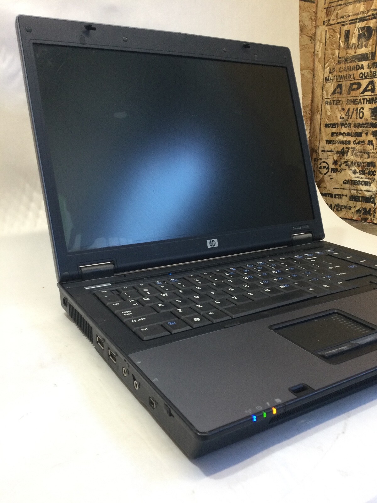 HP COMPAQ 6710b – FOR PARTS – INTEL CORE 2 DUO – BROKEN LCD – READ BELOW – BB!!!