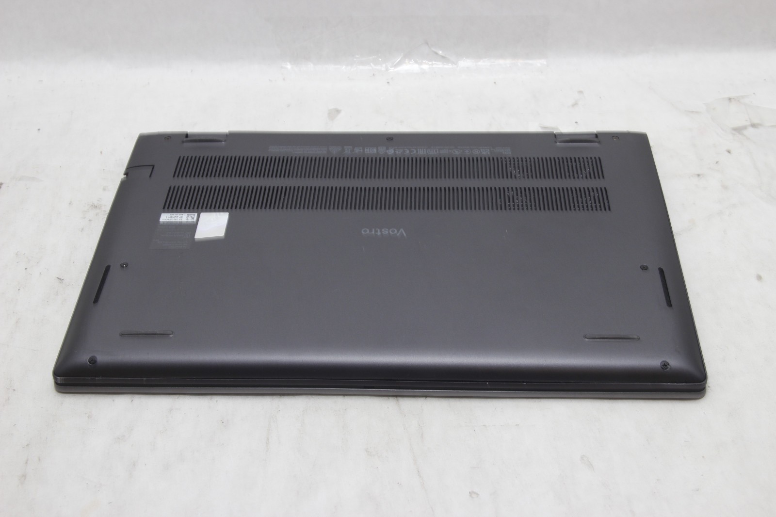 Dell Vostro 14 5410 14″ Laptop i7-11390H 16 GB RAM 256 GB SSD Win 11 w/Charger