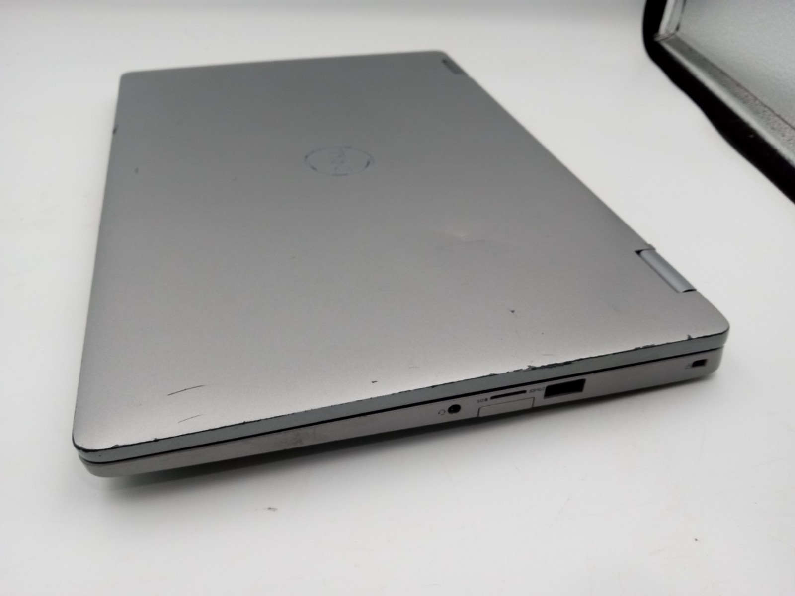 Dell Latitude 5310 2in1 13″ Touchscreen i5-10310U 4GB RAM 128GB W11 – READ -RR