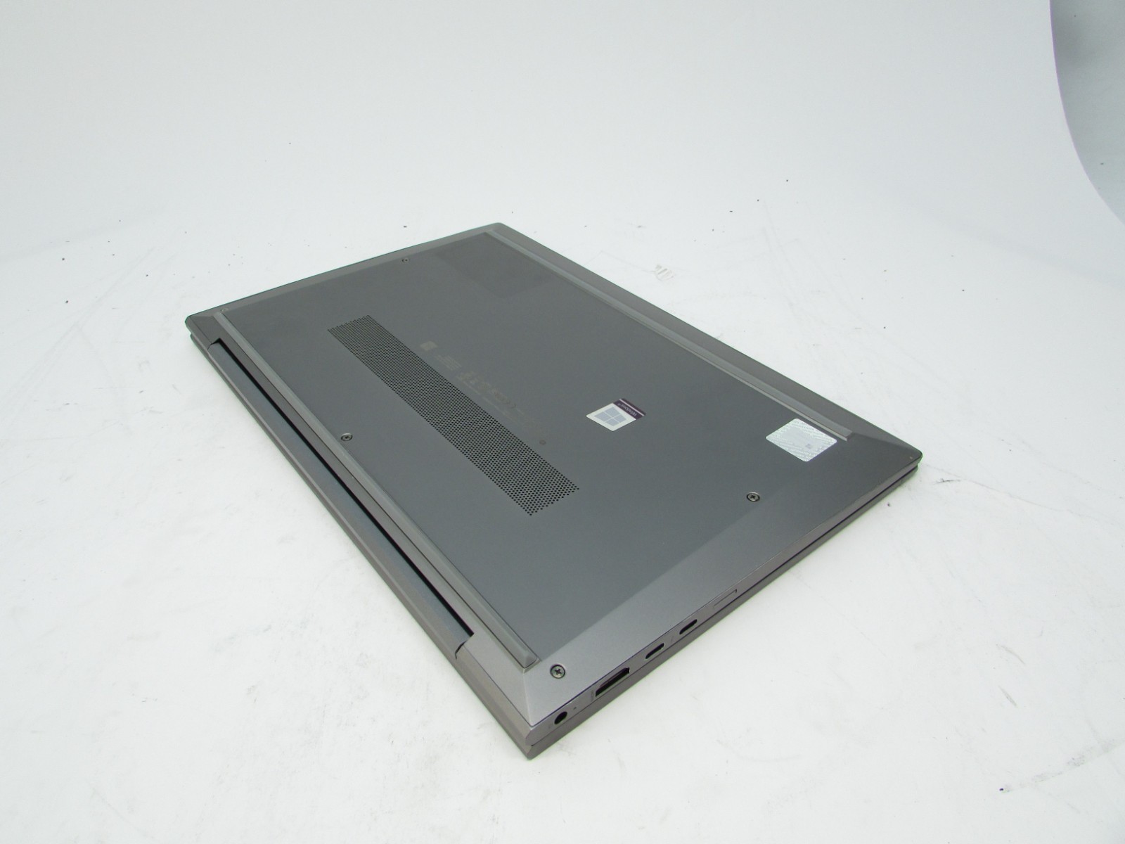 HP ZBook Firefly 14 G7 14″ i5-10310U 1.7GHz 16GB RAM 256GB SSD Win 11 Home No AC
