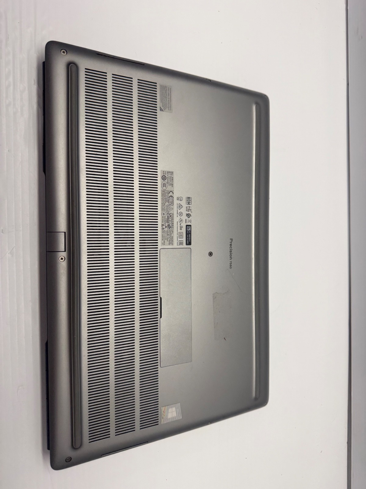 Dell Precision 7560 Laptop – 2.5 GHz i7-11850H 32GB 512GB Cam NVIDIA T1200 15.6″