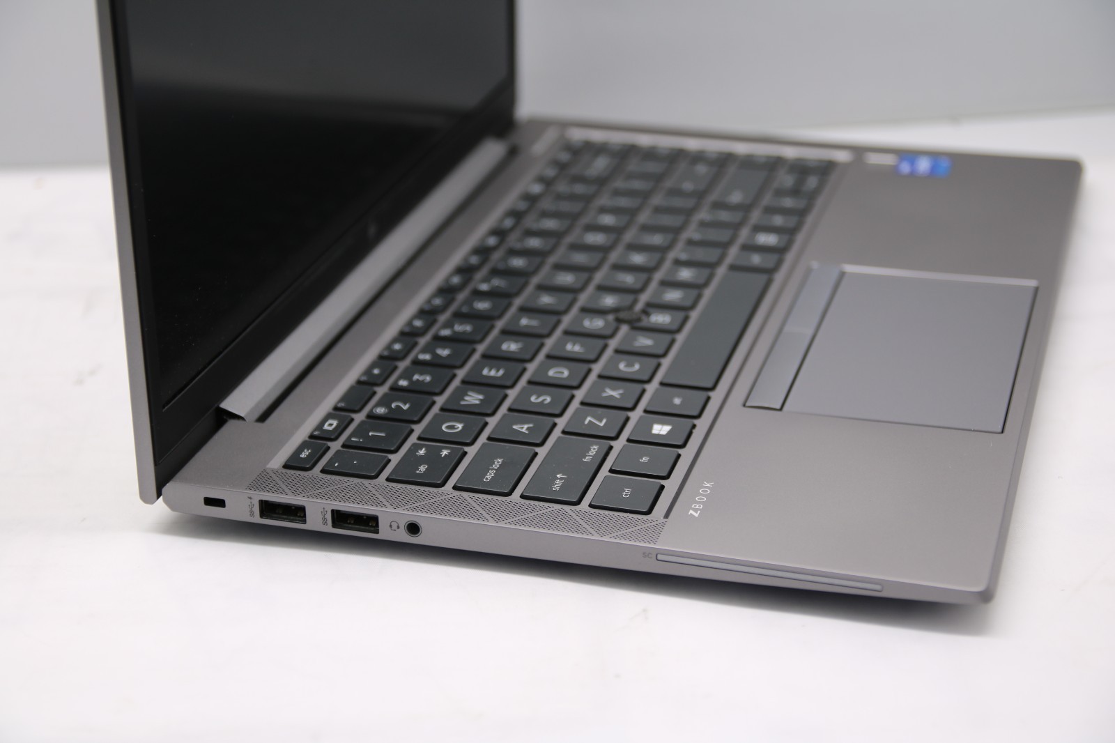 HP EliteBook 6 G1i 16 ZBOOK – i7-1165G7 – 16GB, 256GB, Windows 11 Home + Adapter