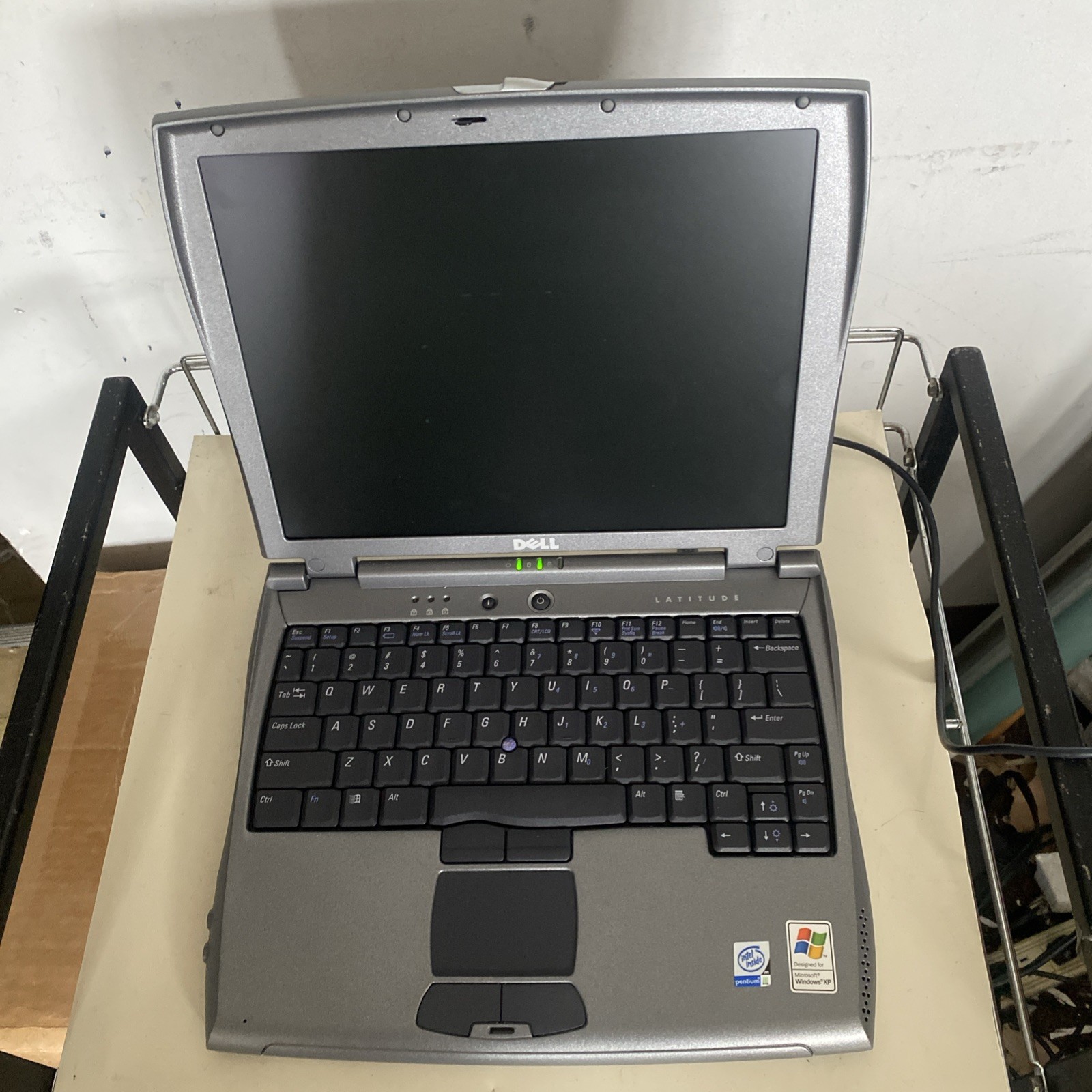 Dell C400 laptop P3 111 1GHz 512GB RAM 60GB HDD working Win XPP Serial Gaming