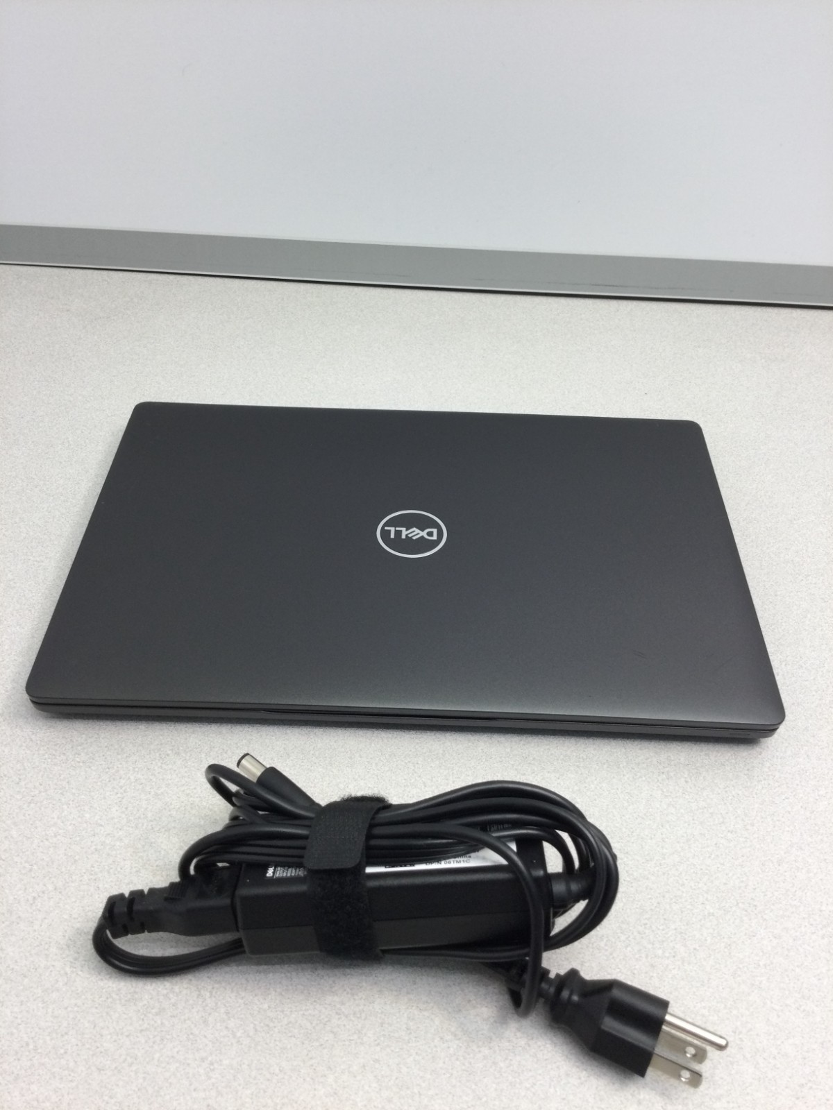 Dell Latitude 5400 14″ Core i7-8665U 1.90GHz 8GB RAM 125GB SSD win 11 pro