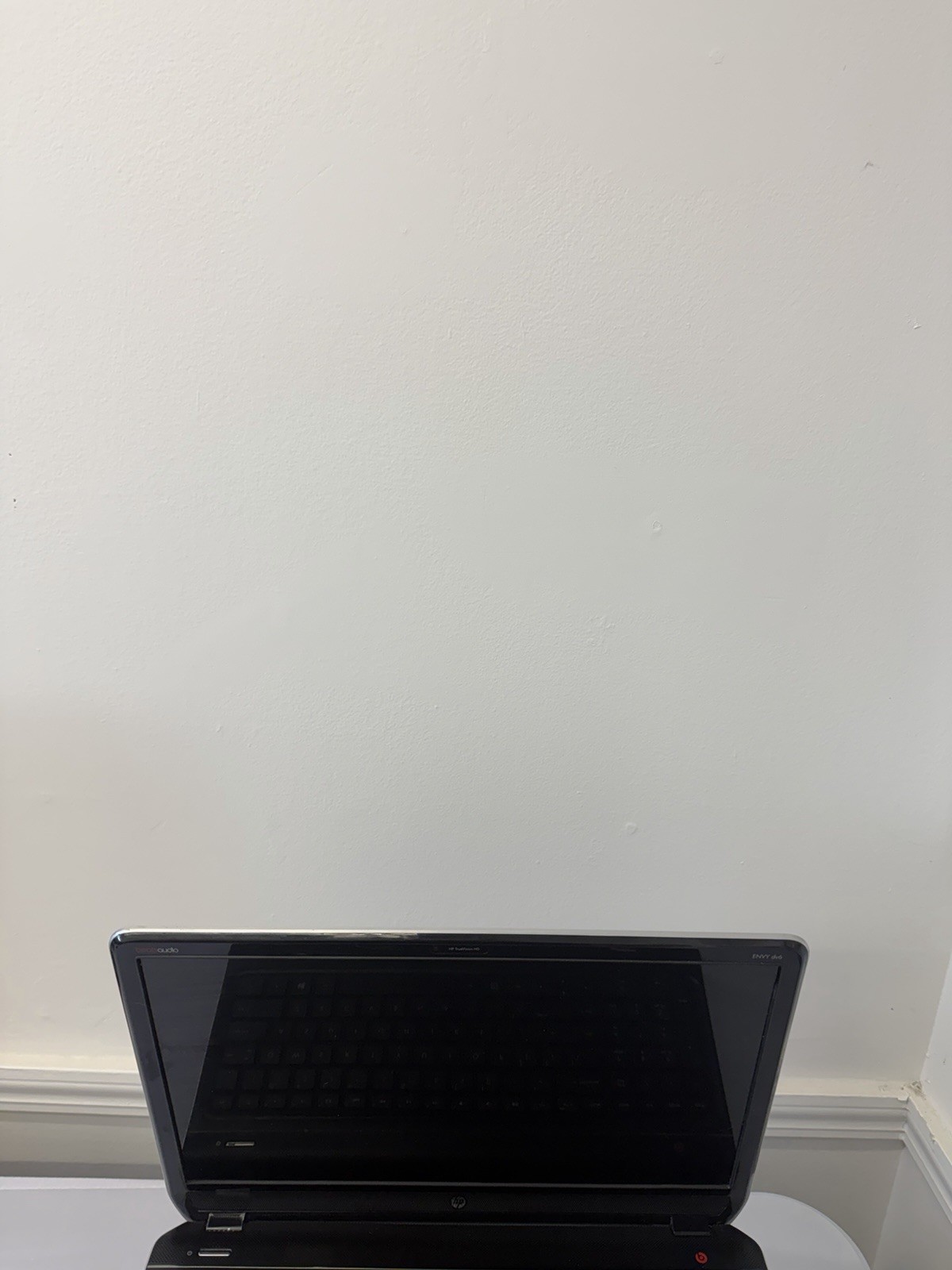 HP Envy dv6 Laptop – Screen Leaking Light – AMD A6-4400M – Read Des