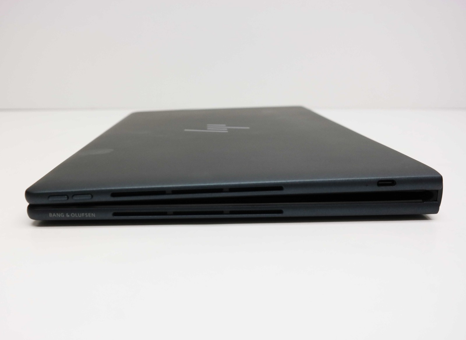 HP Spectre 3-in-1 17″ Foldable Laptop Core i7-1250U 16GB 1TB