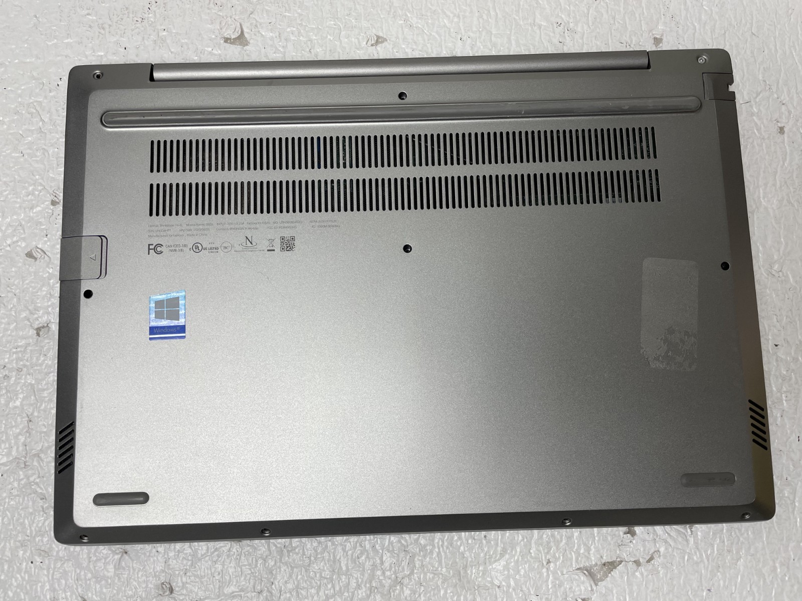 Lenovo ThinkBook 14-IIL Core i5-1035G1 8GB RAM NO SSD BrokenScreen Parts